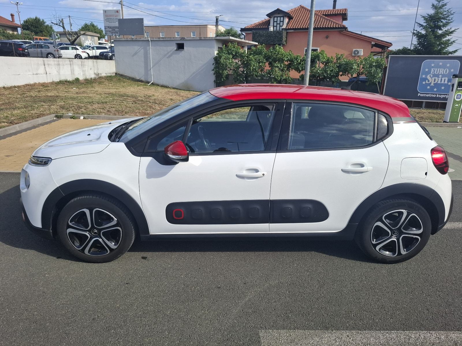 Citroën C3 1.2,1.vl,nove gume-diskovi-pločice,servisna knjizica, fotografija 3