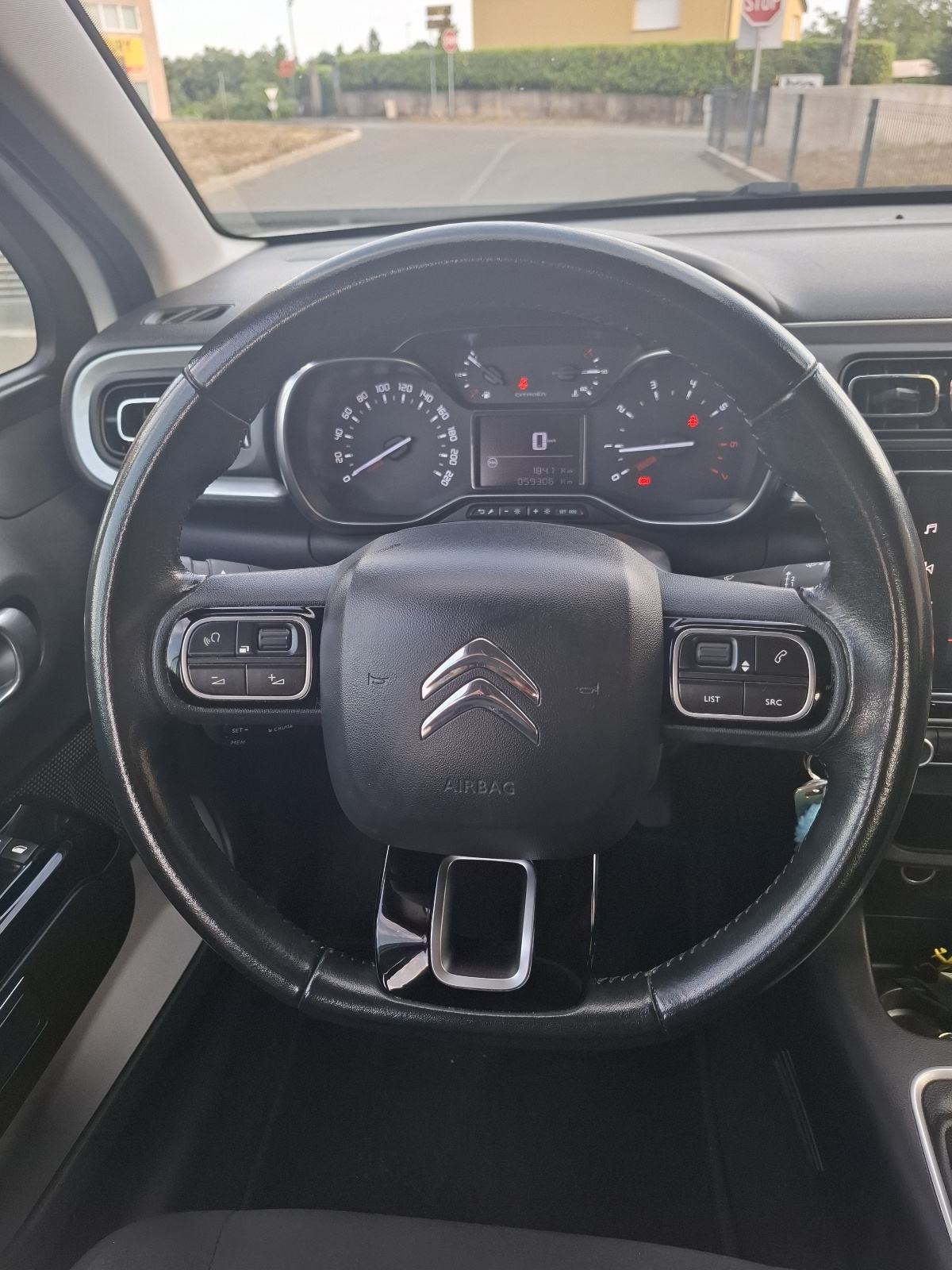 Citroën C3 1.2,1.vl,nove gume-diskovi-pločice,servisna knjizica, fotografija 8