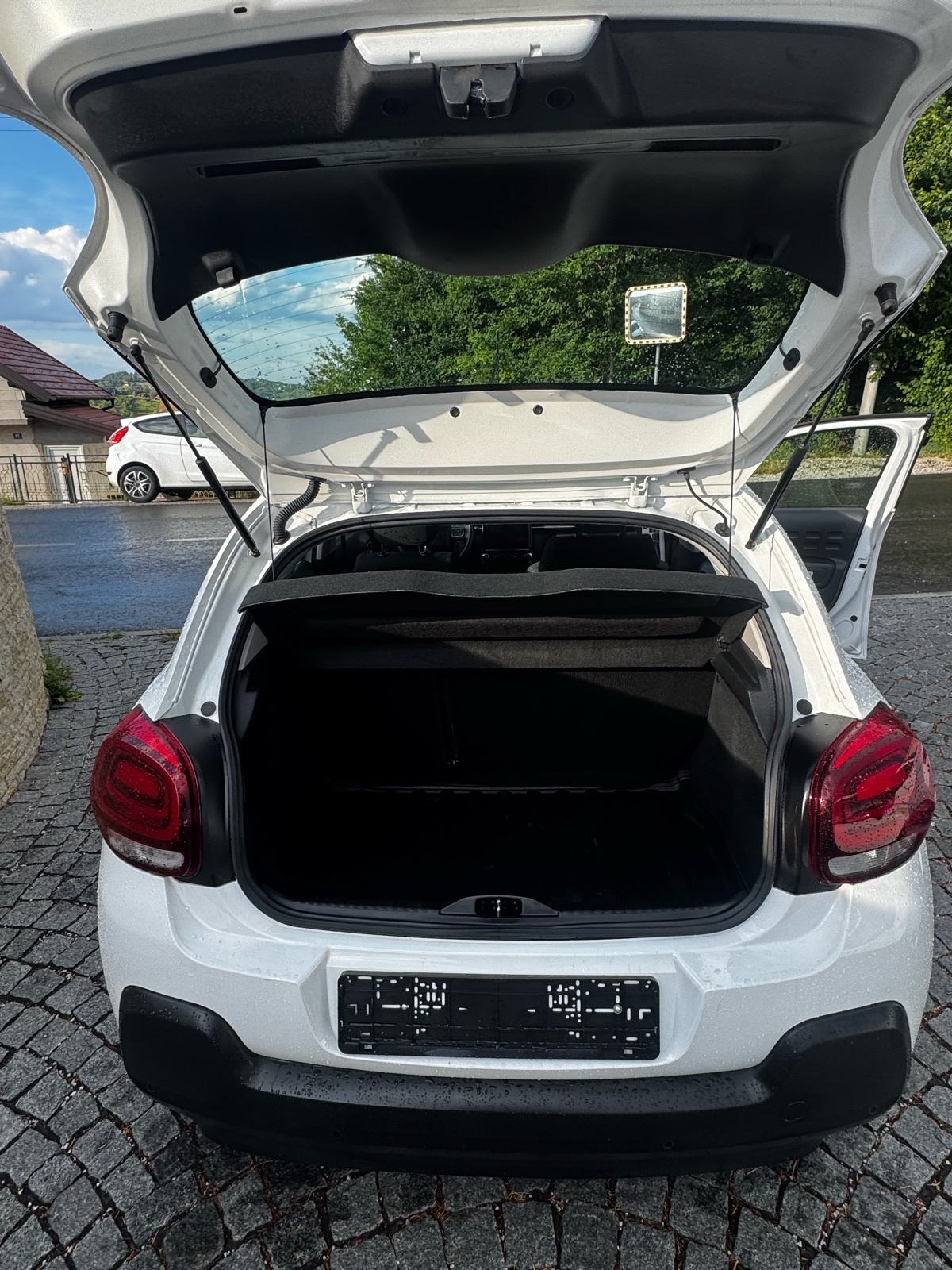 Citroën C3 1,2-LED-NAVI-PARK SENZ-SERVISNA-JAMSTVO 12 MJ, fotografija 7