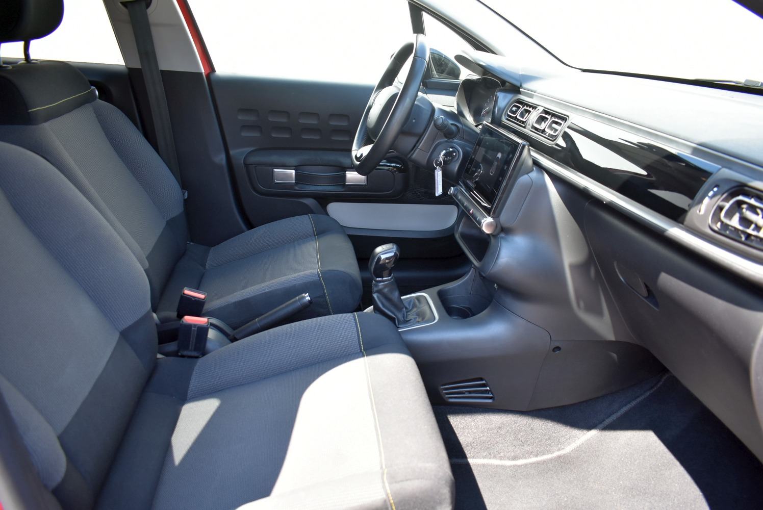 Citroën C3 1.2 Shine *HR* SERVISNA, JAMSTVO, REGISTRIRAN DO 02/27, fotografija 5