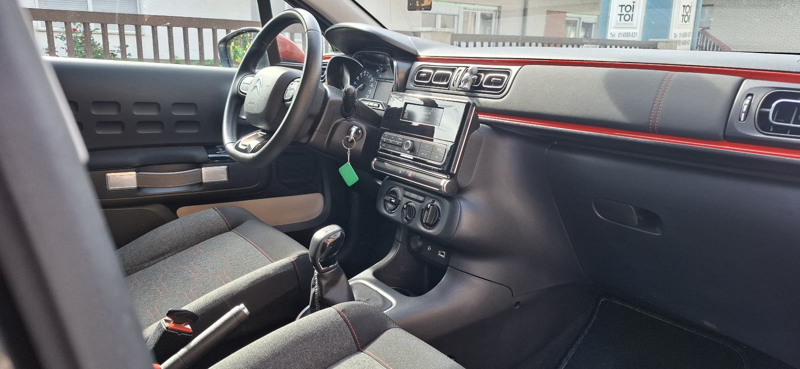 Citroën C3 1,2 Veliki servis, reg. godinu dana, nove gume, fotografija 10