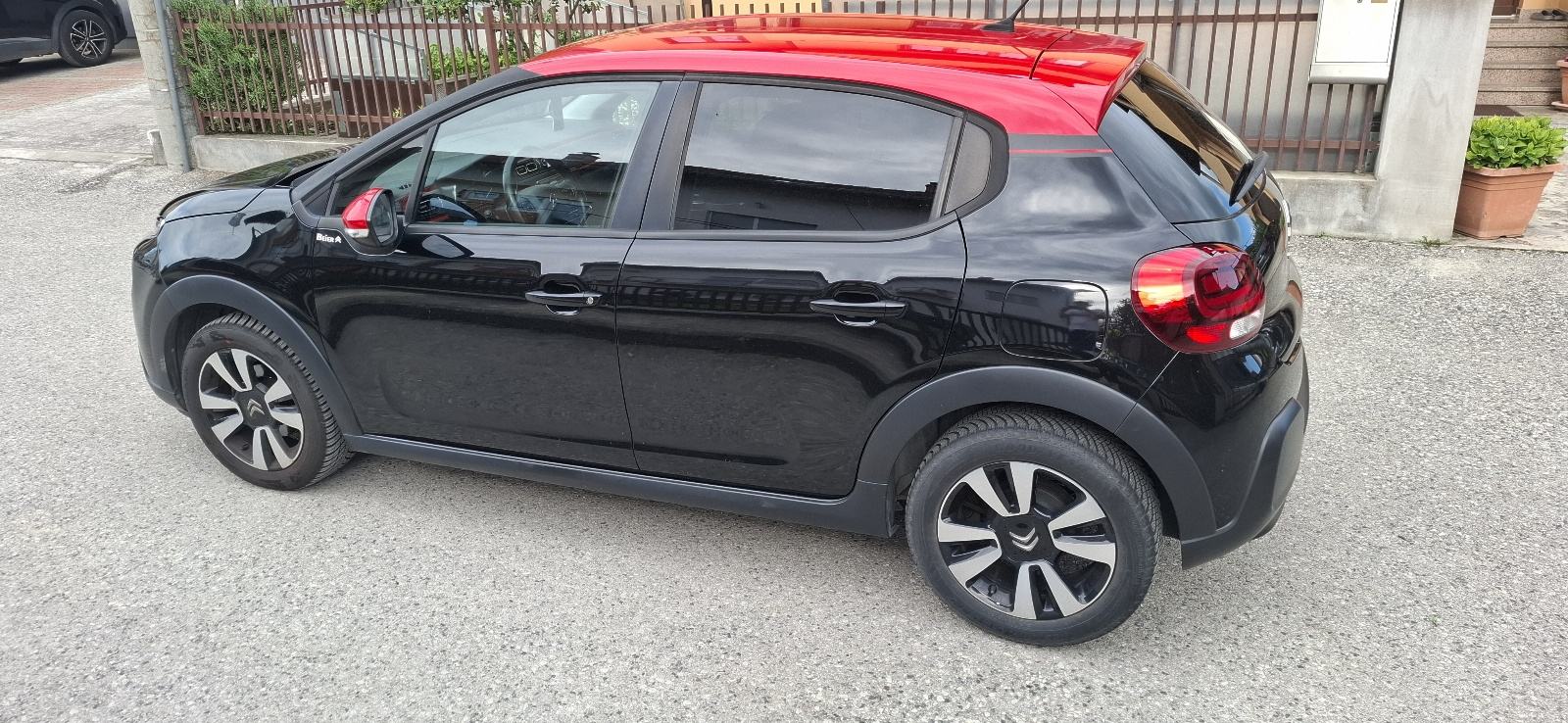 Citroën C3 1,2 Veliki servis, reg. godinu dana, nove gume, fotografija 9