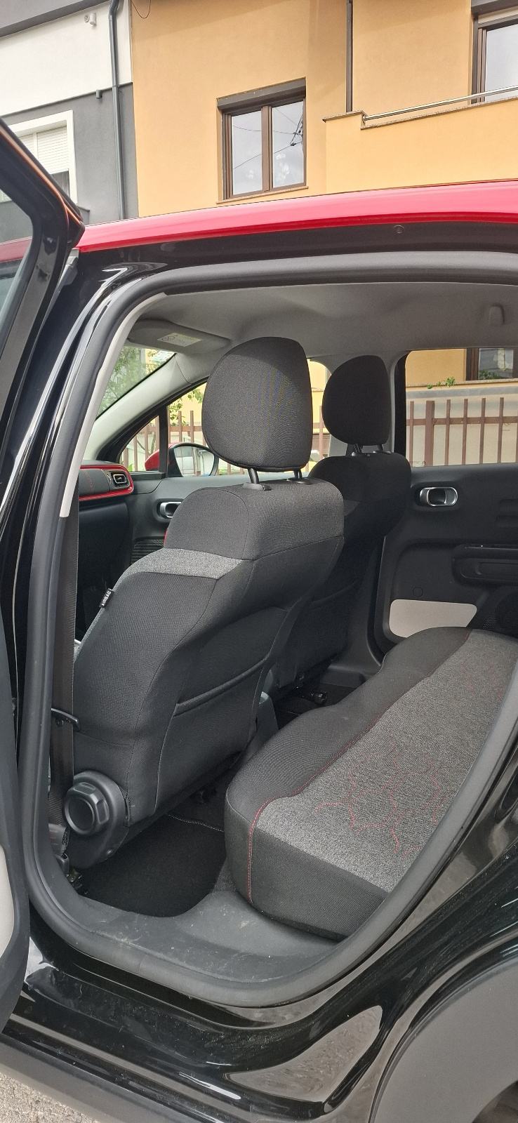 Citroën C3 1,2 Veliki servis, reg. godinu dana, nove gume, fotografija 14