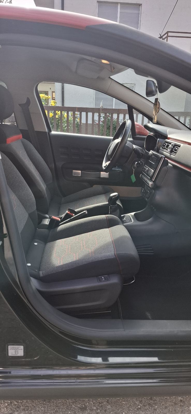 Citroën C3 1,2 Veliki servis, reg. godinu dana, nove gume, fotografija 11