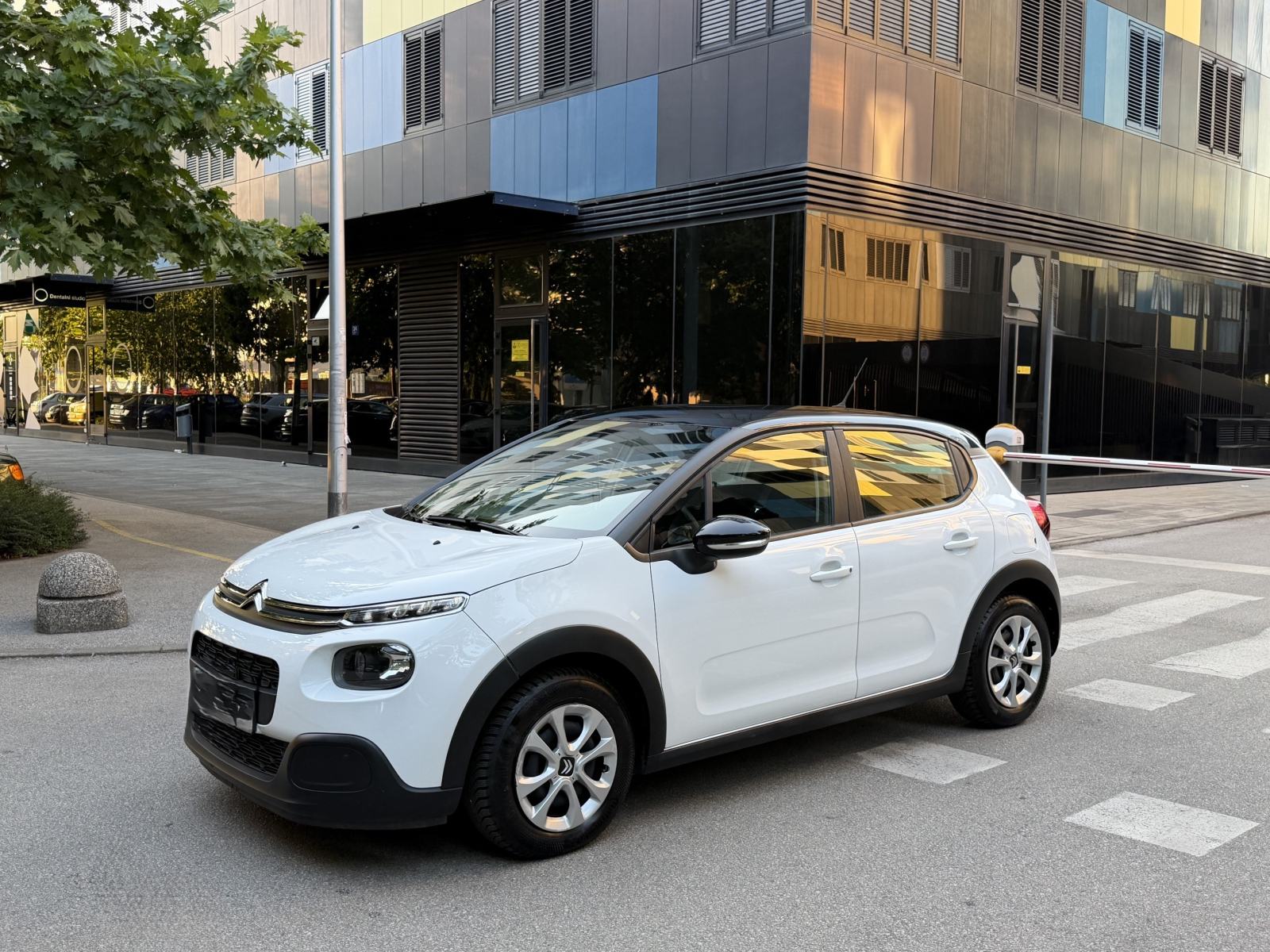 Citroën C3 1,2 - PRVI VLASNIK!, fotografija 5