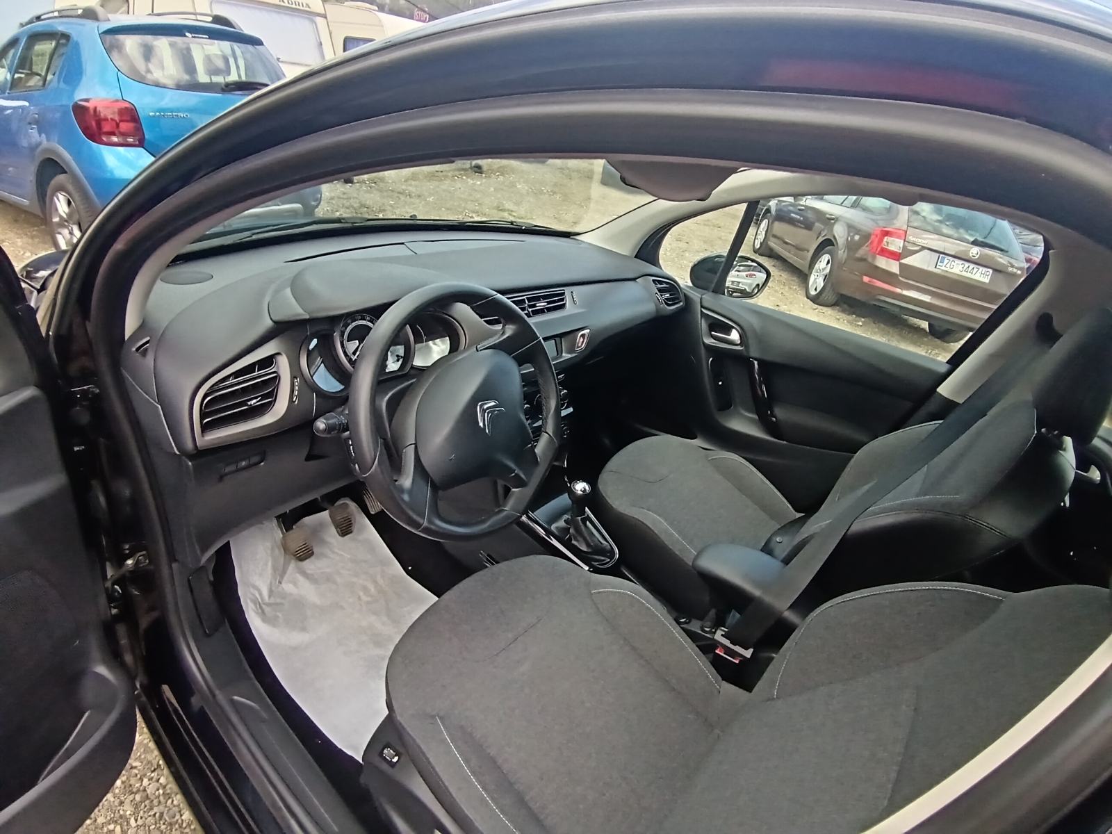 Citroën C3 1,2 VTi Izvrsno stanje!, fotografija 9