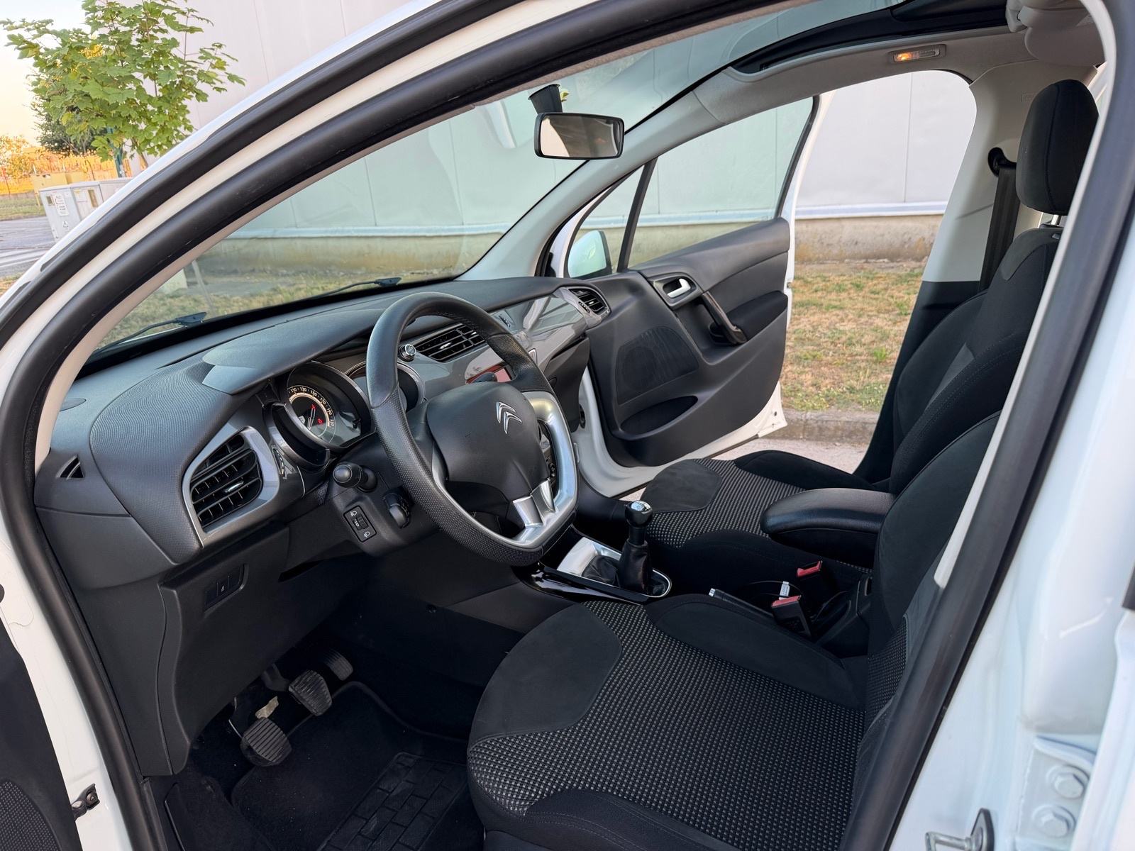 Citroën C3 1,2 Exclusive, fotografija 9