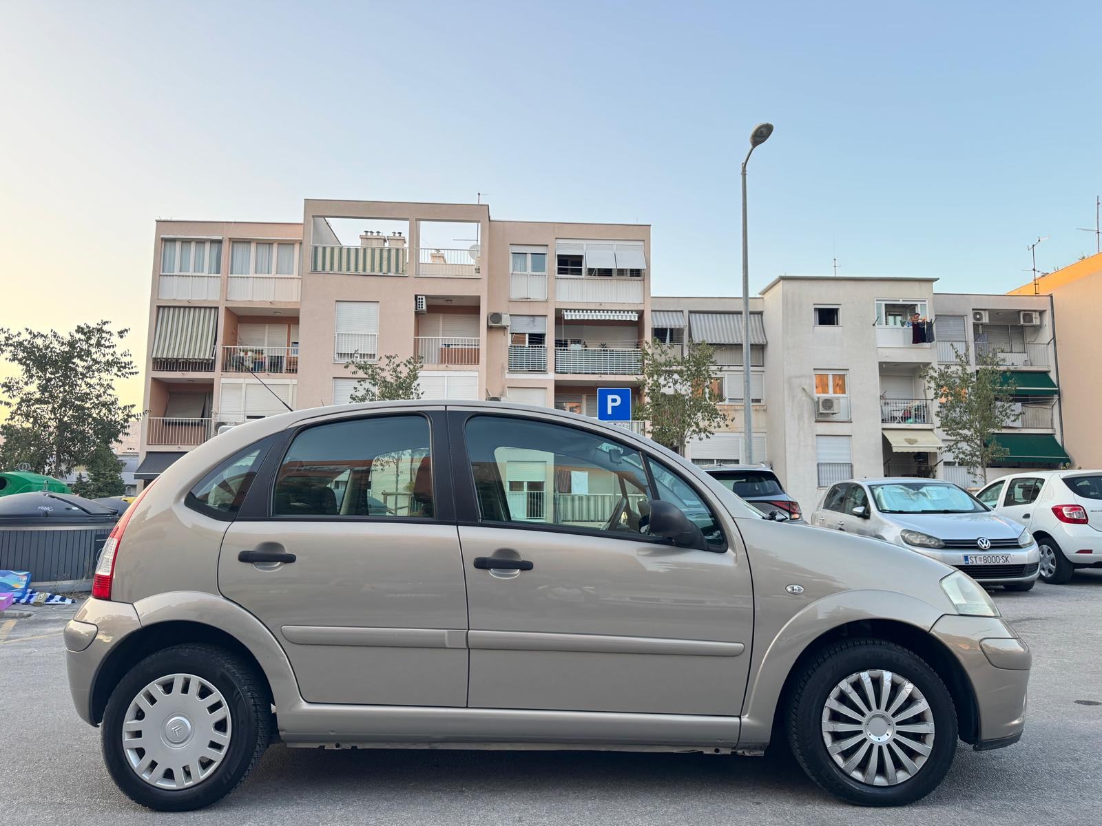 Citroën C3 1,4 8v klima samo 95000km servisna knjiga kao nov, fotografija 5