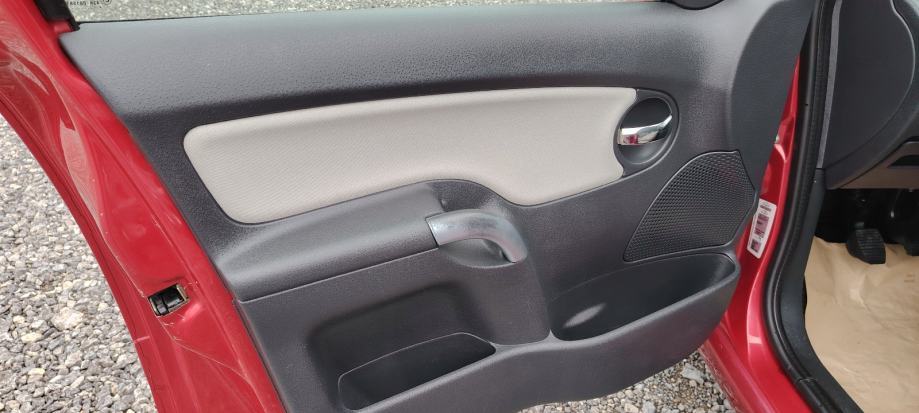 Citroën C3 1,4 i, fotografija 13