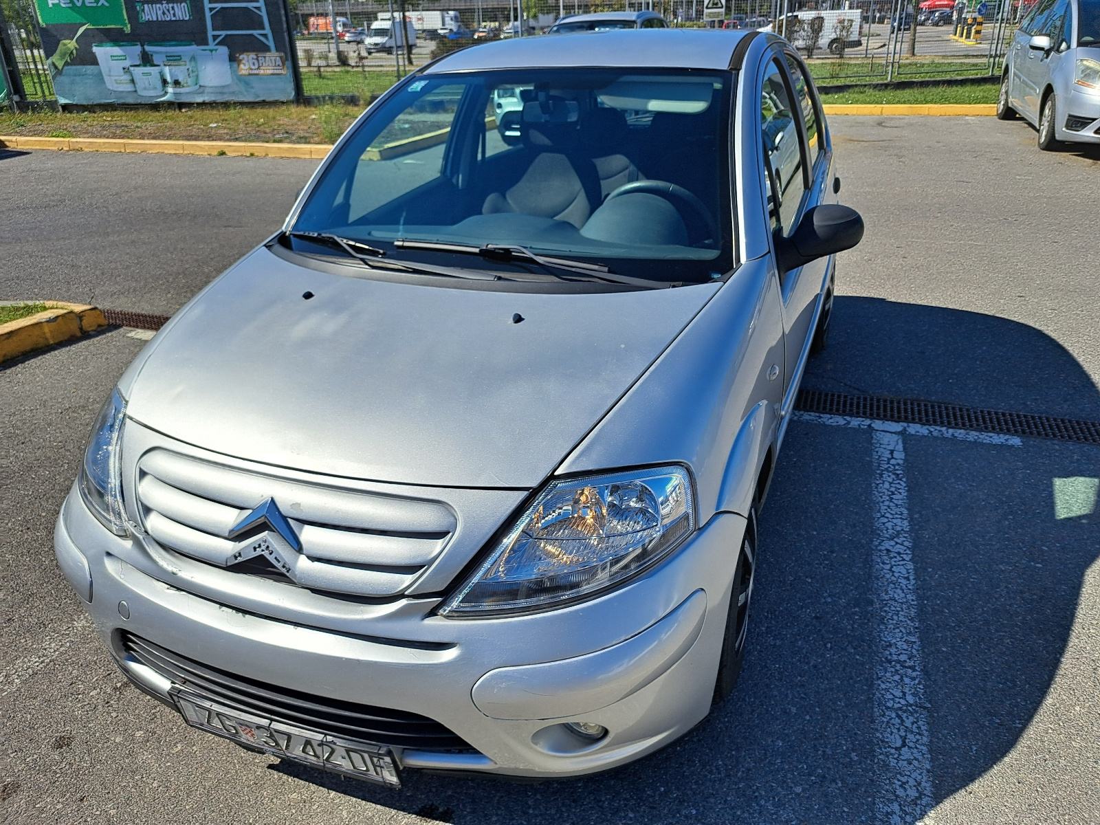 Citroën C3 1,4 i. OTPLATA NA RATE, pogled izvana - slika 1