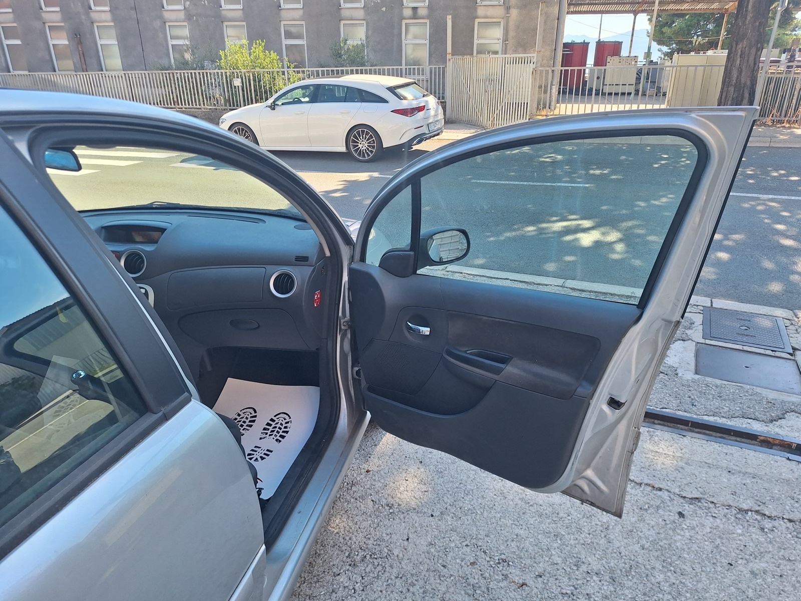 Citroën C3 1,4 i SX ‼️REG.04/2027‼️HR AUTO, fotografija 15