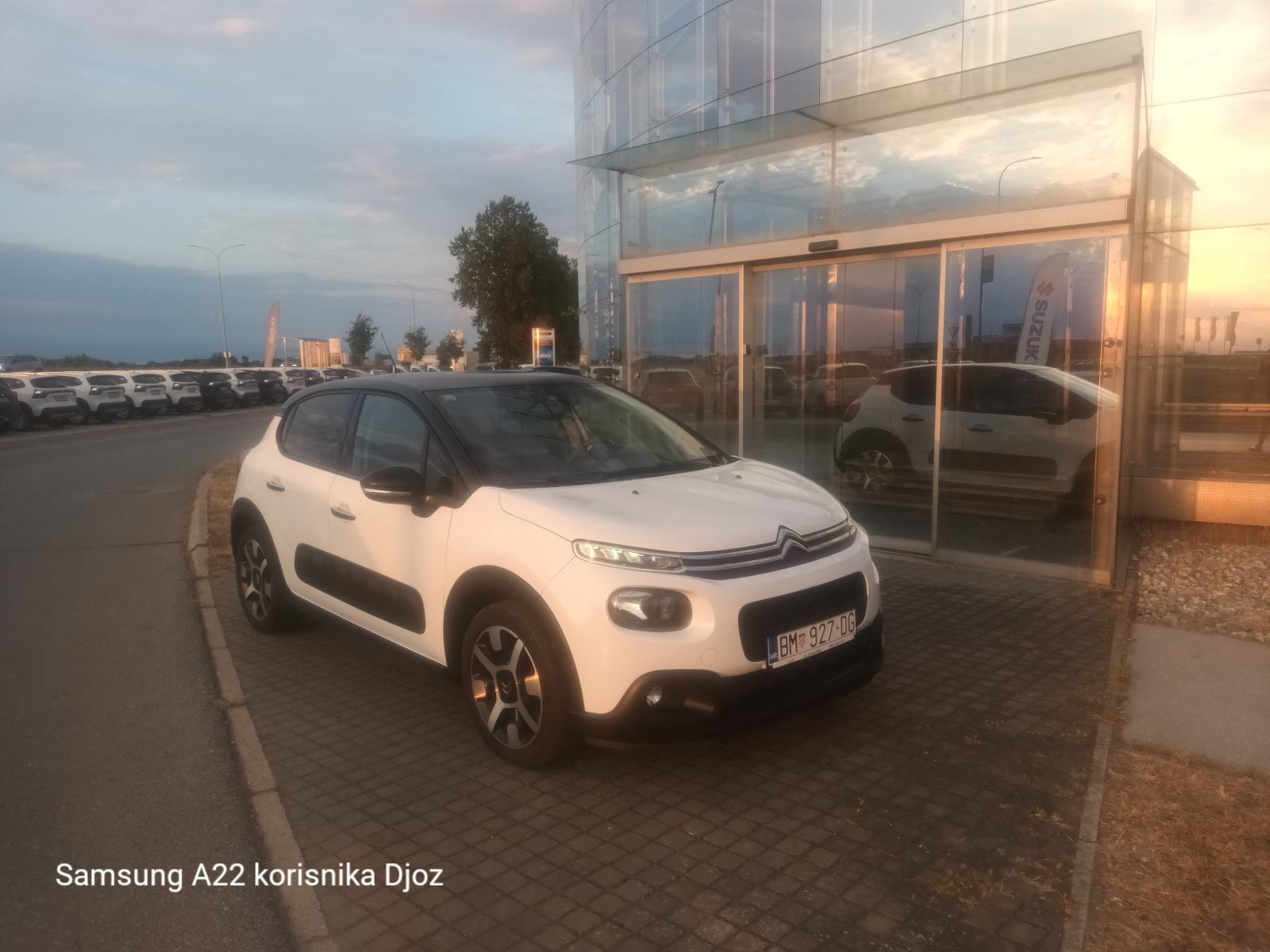 Citroën C3 1,6 BlueHDi 73kw 120000km.reg 1godinu,Navi,Kamere,alu, fotografija 7