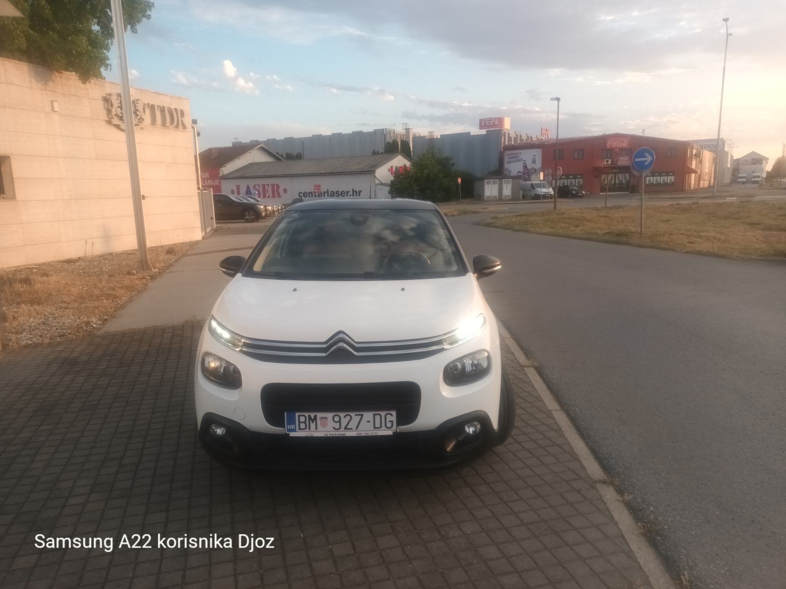 Citroën C3 1,6 BlueHDi 73kw 120000km.reg 1godinu,Navi,Kamere,alu, fotografija 5