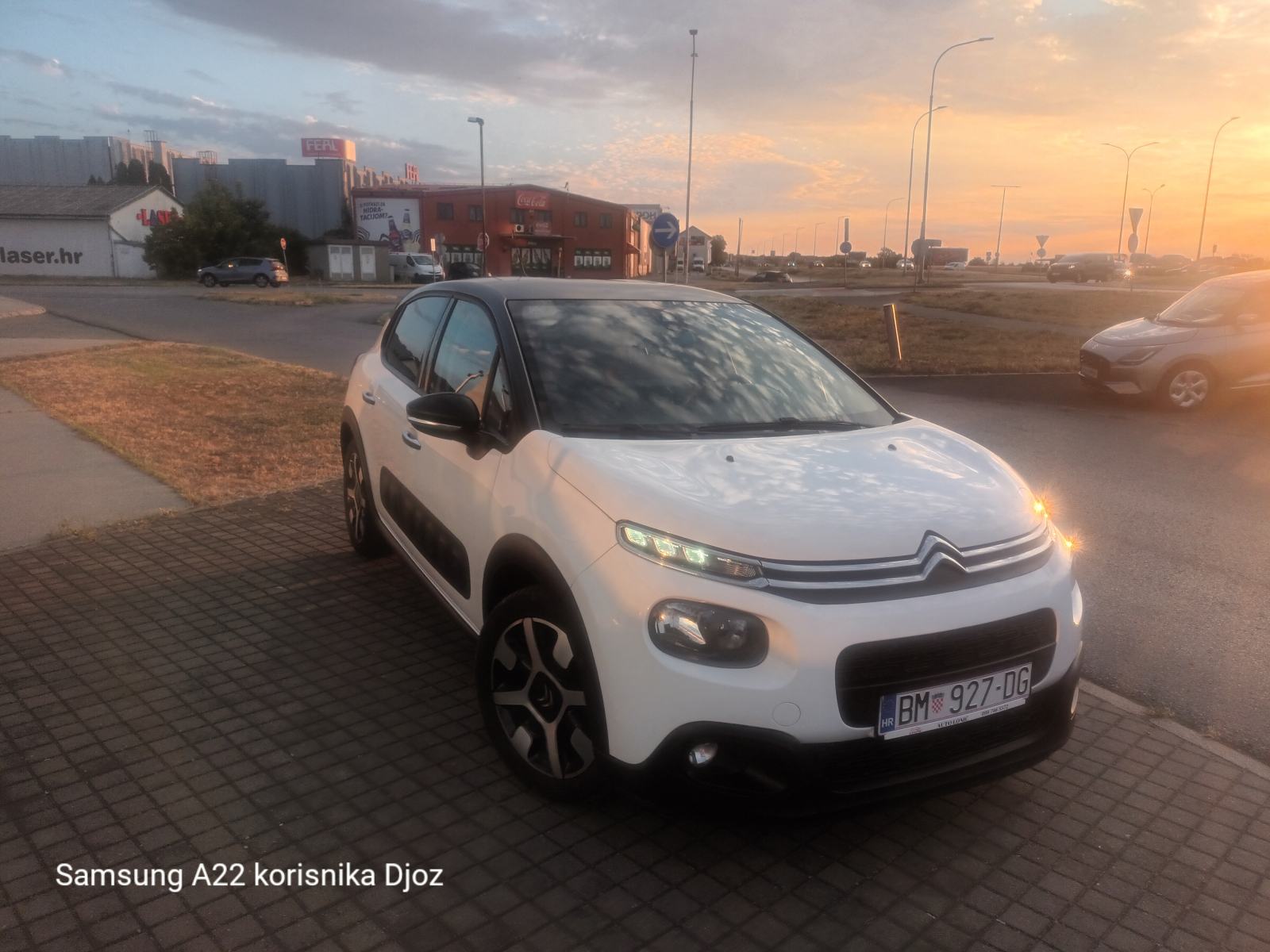 Citroën C3 1,6 BlueHDi 73kw 120000km.reg 1godinu,Navi,Kamere,alu, fotografija 4