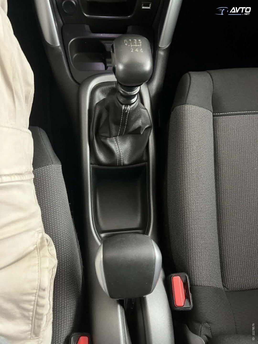Citroën C3 Aircross 1,2 PureTech 81 KW, PDC, LED, SERVISNA KNJIGA, fotografija 13