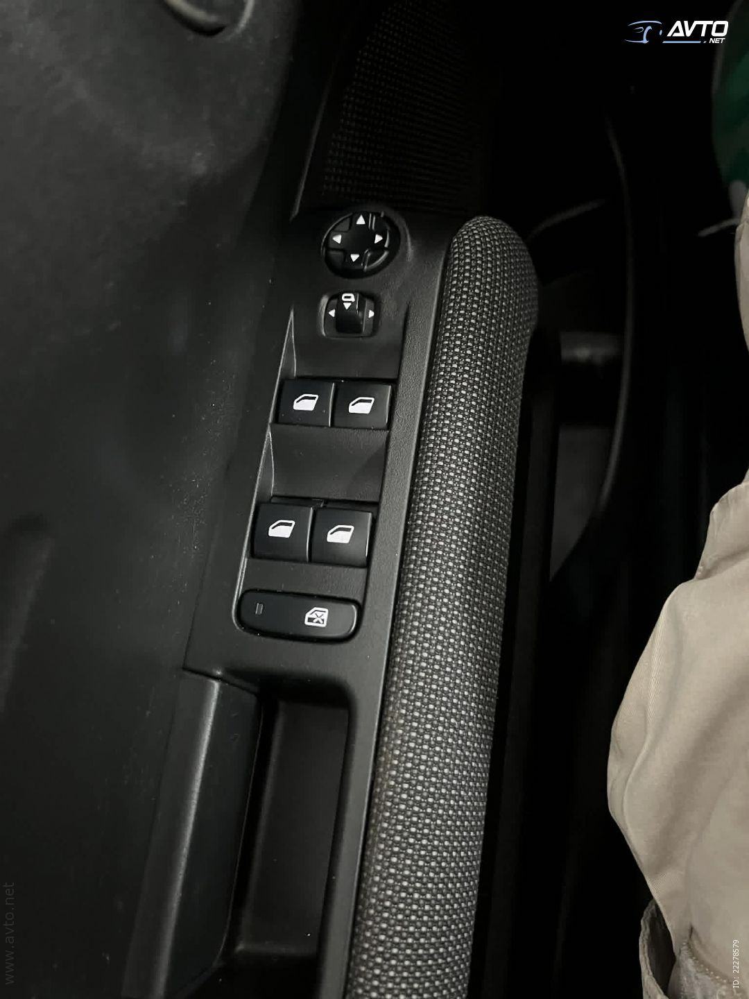 Citroën C3 Aircross 1,2 PureTech 81 KW, PDC, LED, SERVISNA KNJIGA, fotografija 7