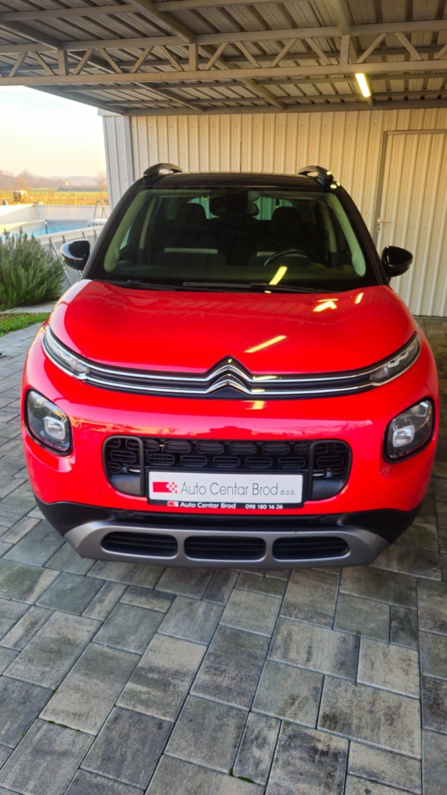 Citroën C3 Aircross 1,2 Shine ,kamera,17" felge ,navi.. leasing, fotografija 2