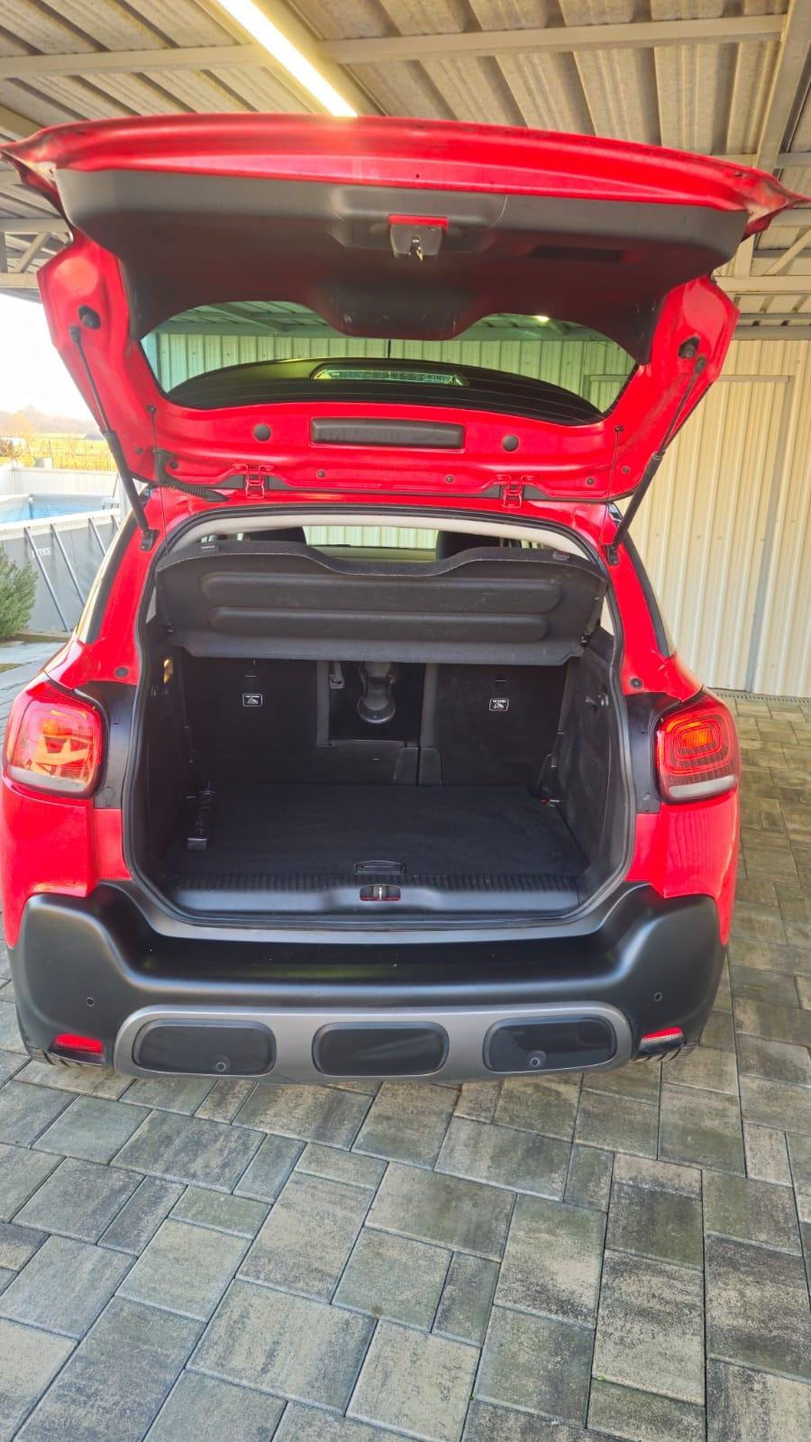 Citroën C3 Aircross 1,2 Shine ,kamera,17" felge ,navi.. leasing, fotografija 12