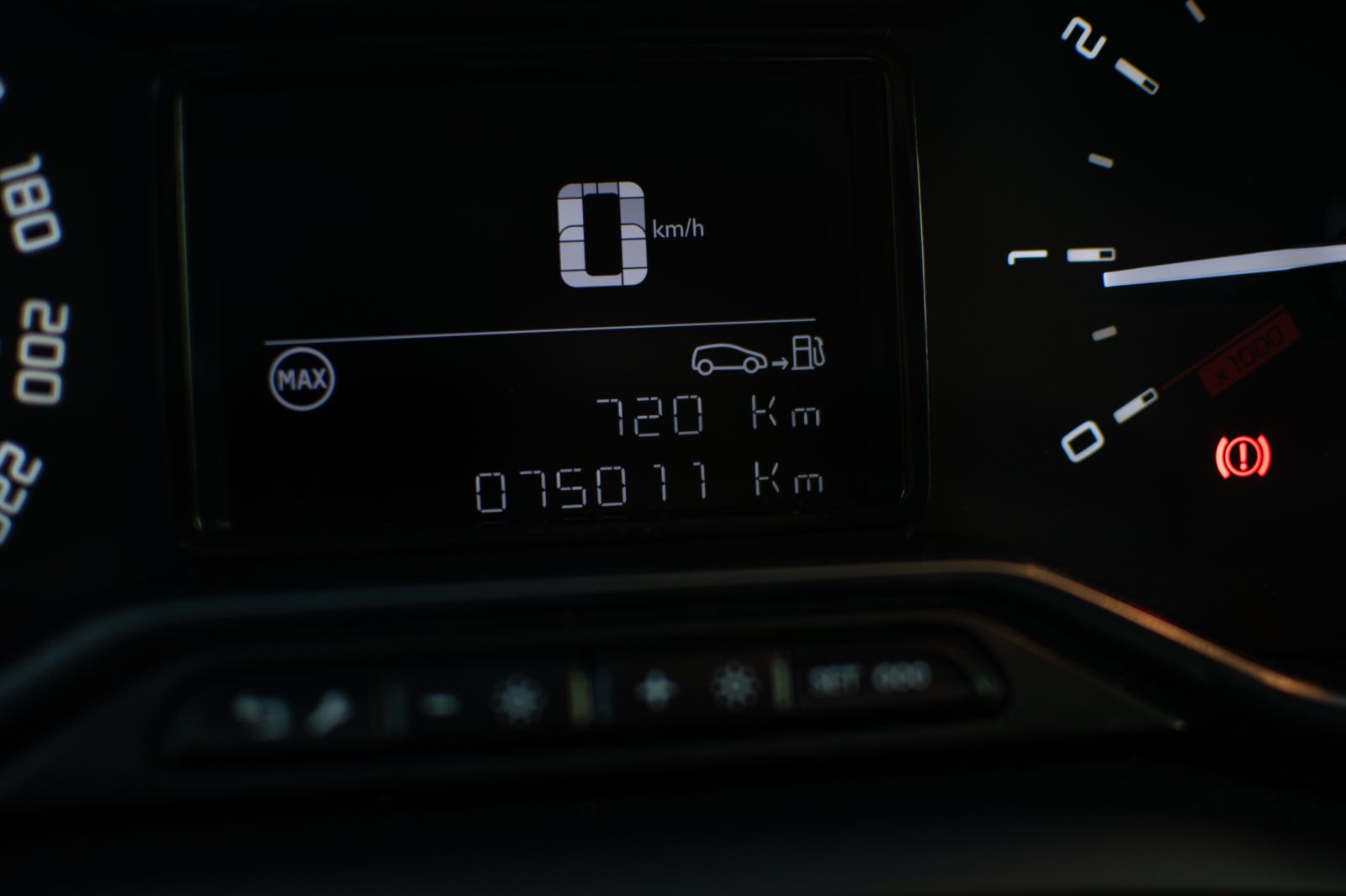 Citroën C3 Aircross 1,5 SAMO 75000 KAO NOV, fotografija 14