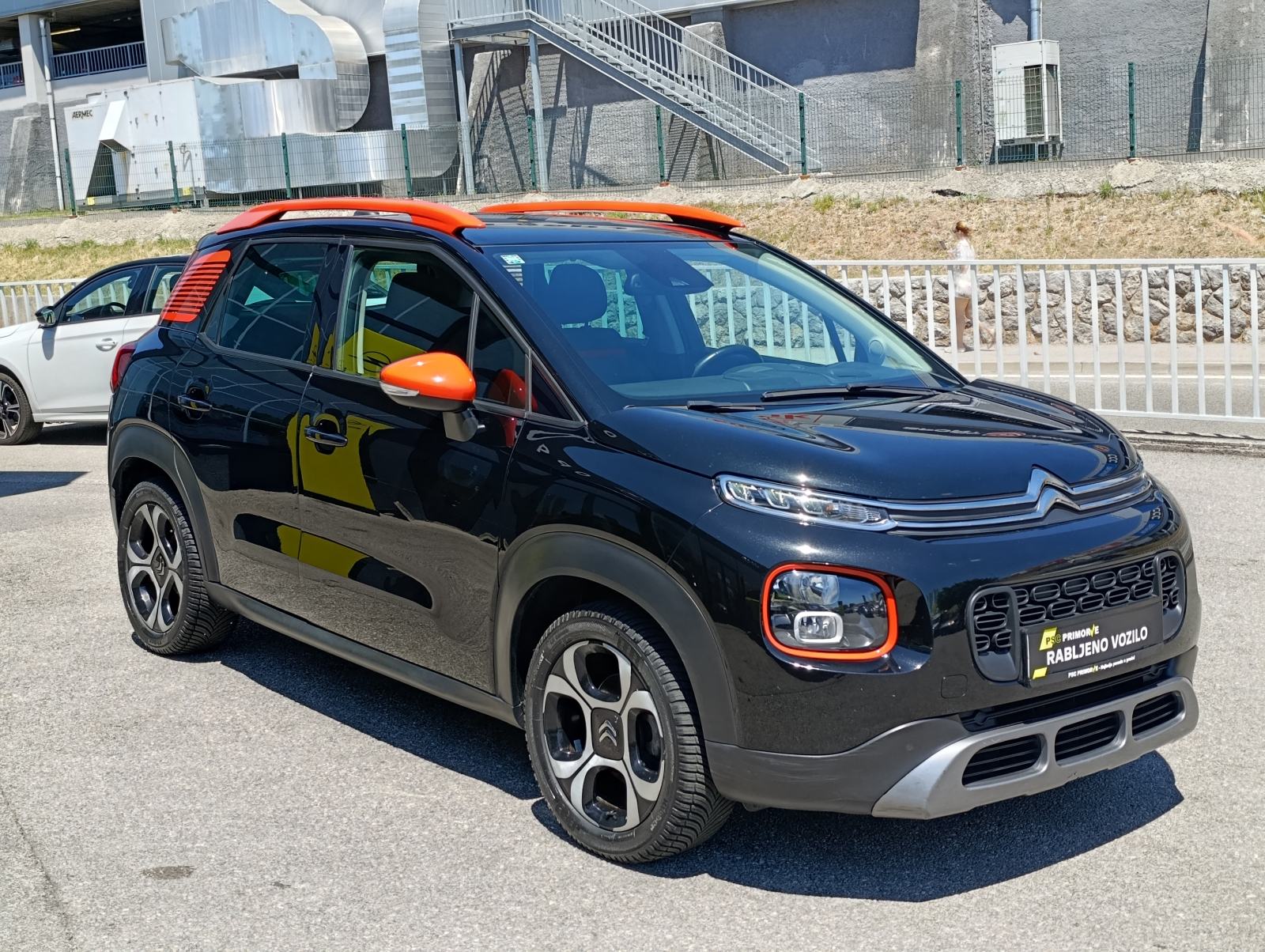 Citroën C3 Aircross Shine, panoramski krov, navigacija, jamstvo 1.g., fotografija 3