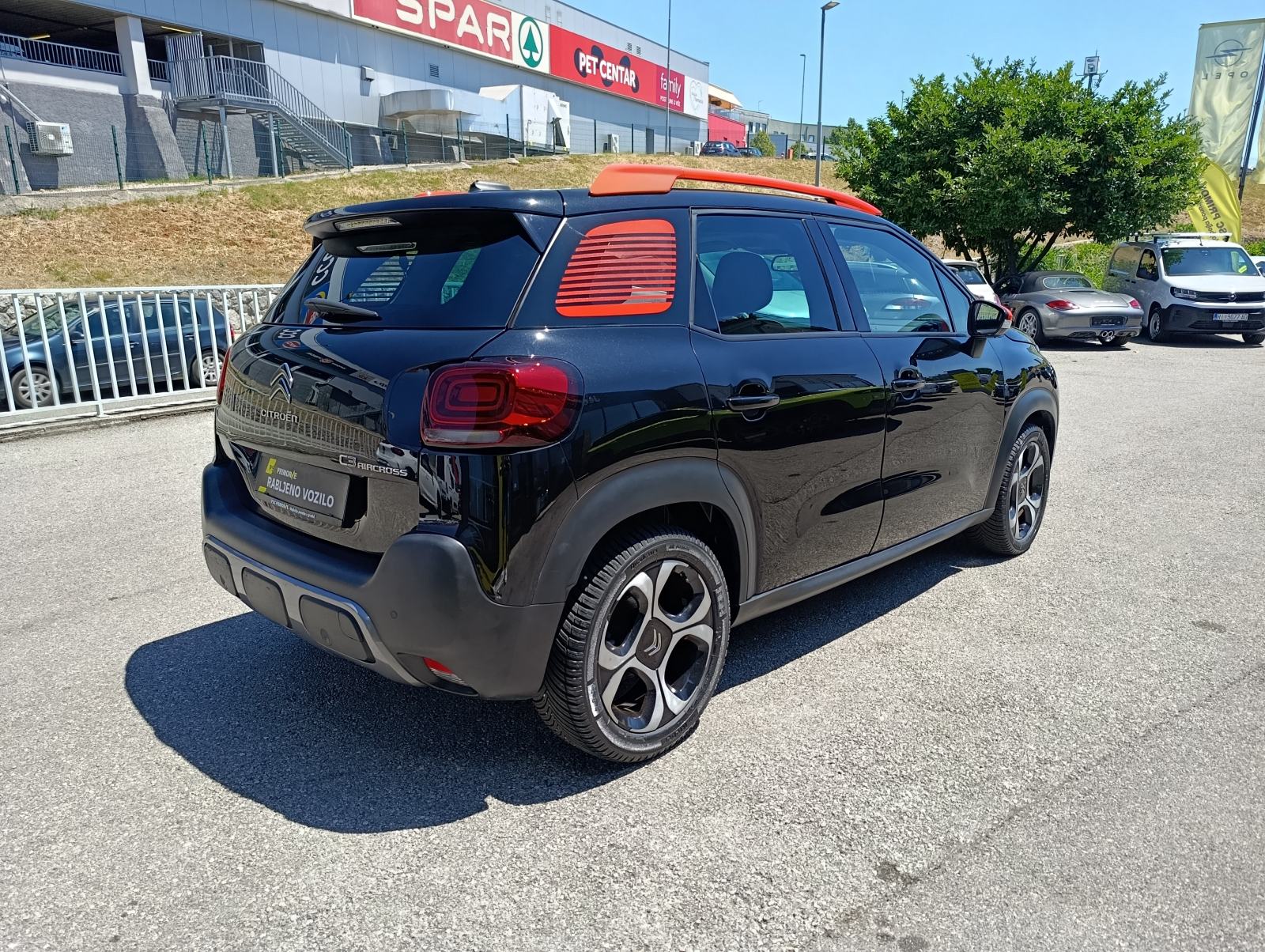 Citroën C3 Aircross Shine, panoramski krov, navigacija, jamstvo 1.g., fotografija 5