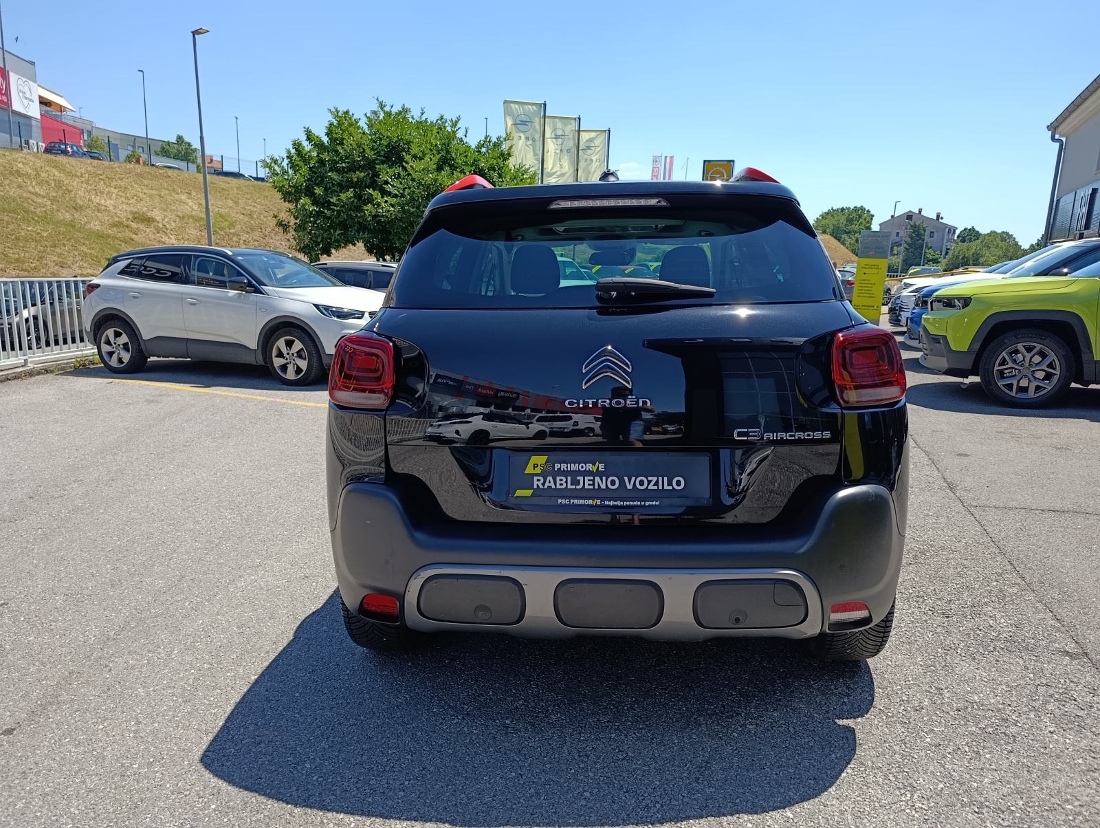 Citroën C3 Aircross Shine, panoramski krov, navigacija, jamstvo 1.g., fotografija 6