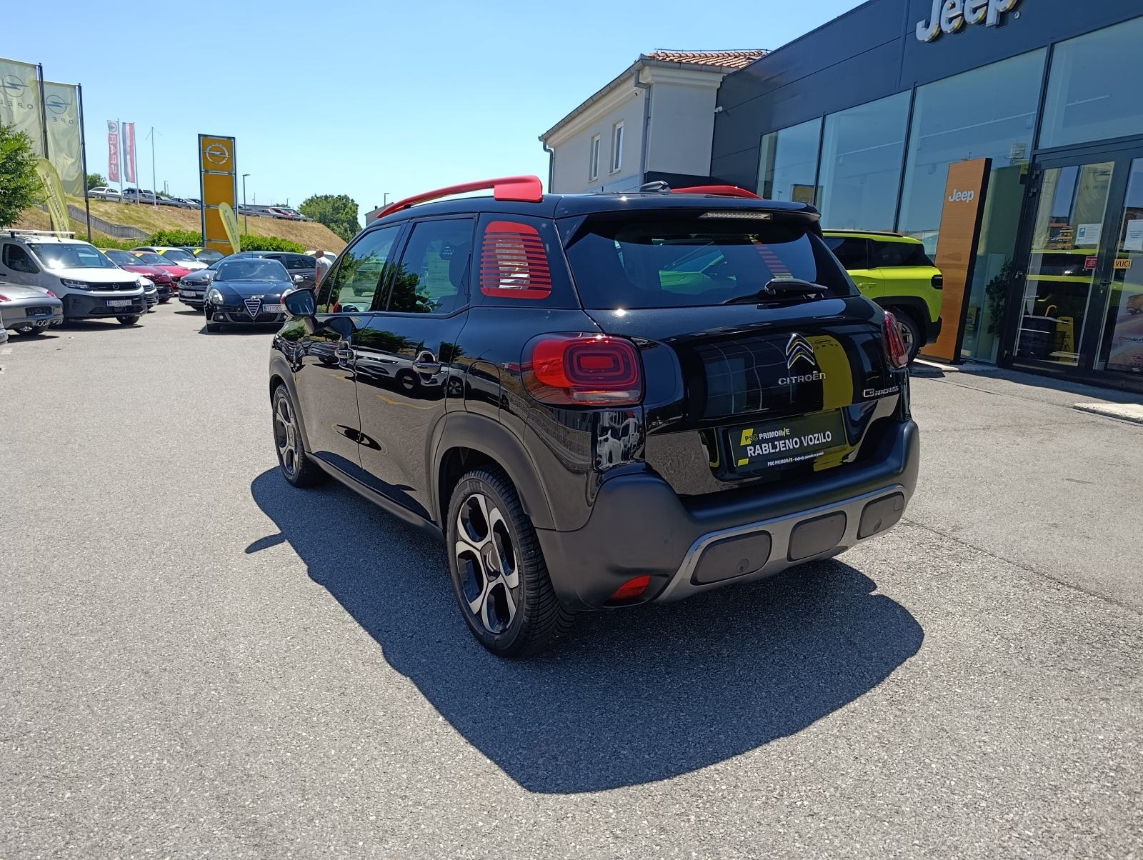 Citroën C3 Aircross Shine, panoramski krov, navigacija, jamstvo 1.g., fotografija 7