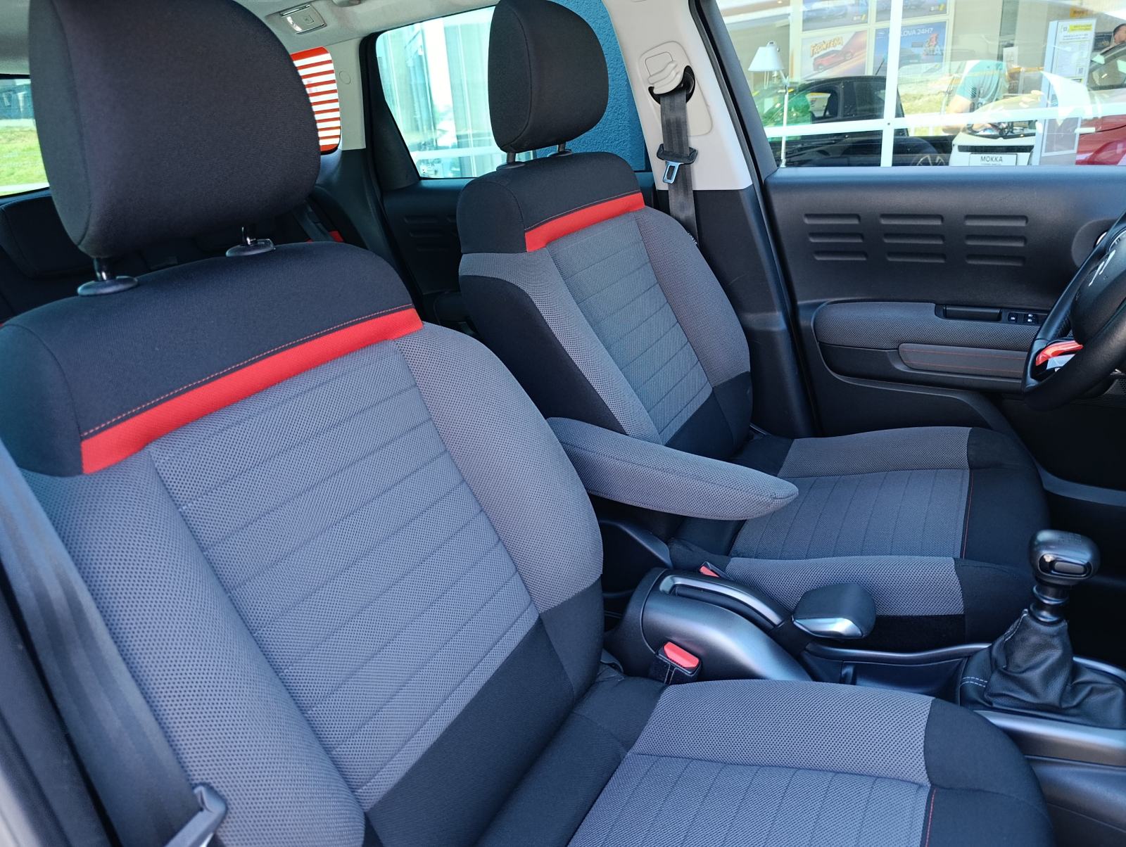 Citroën C3 Aircross Shine, panoramski krov, navigacija, jamstvo 1.g., fotografija 10
