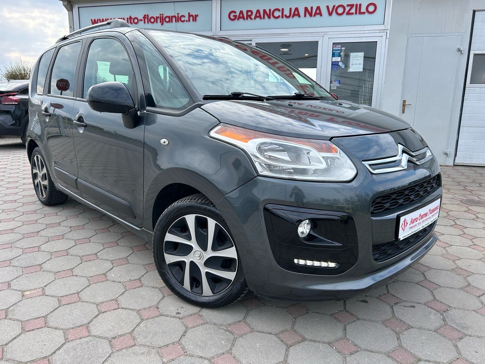 Citroën C3 Picasso 1,2 benzin 2016.,SERVISNA, PARK SENZ, LED, KUKA...., fotografija 1