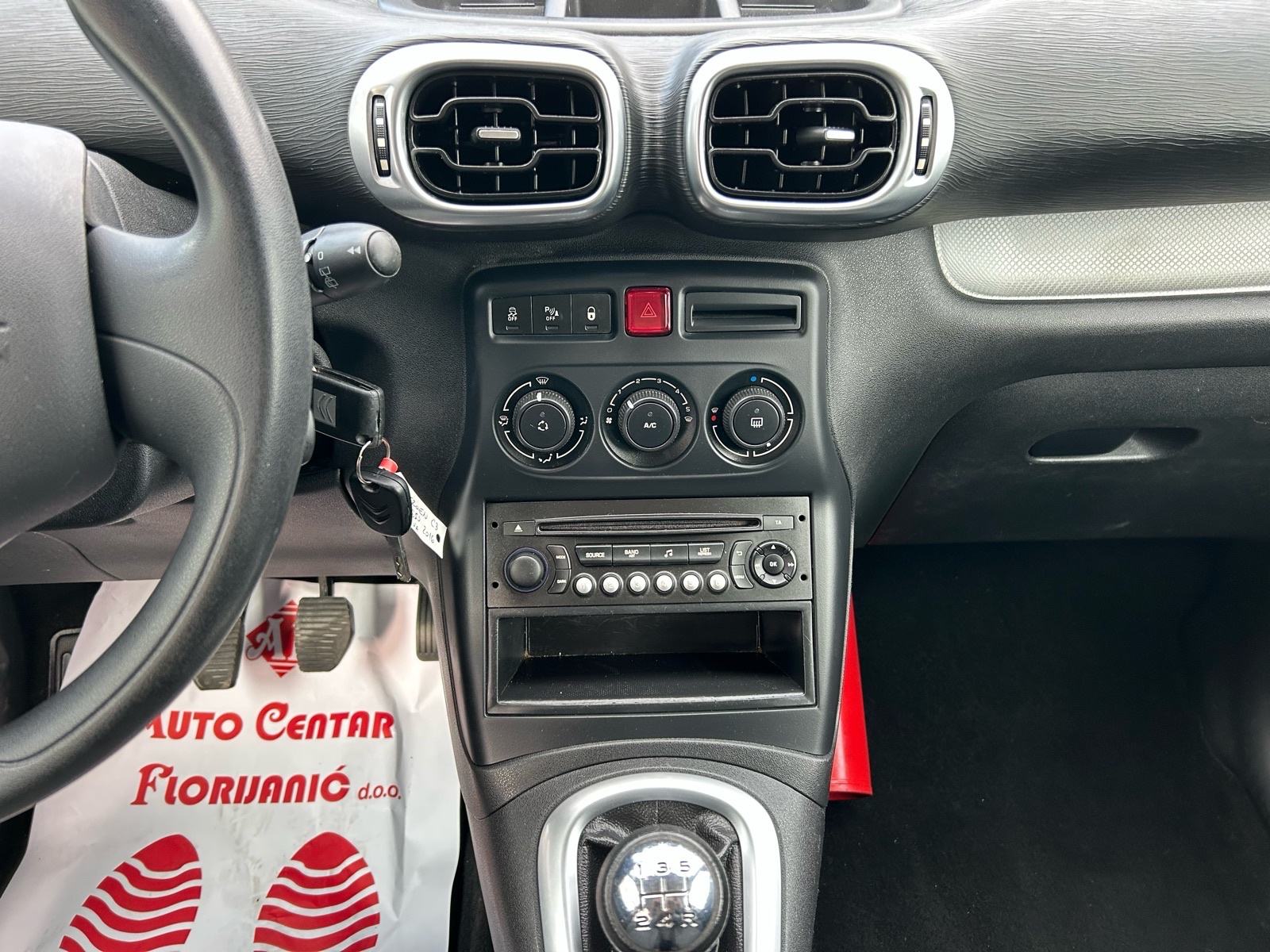 Citroën C3 Picasso 1,2 benzin 2016.,SERVISNA, PARK SENZ, LED, KUKA...., fotografija 13