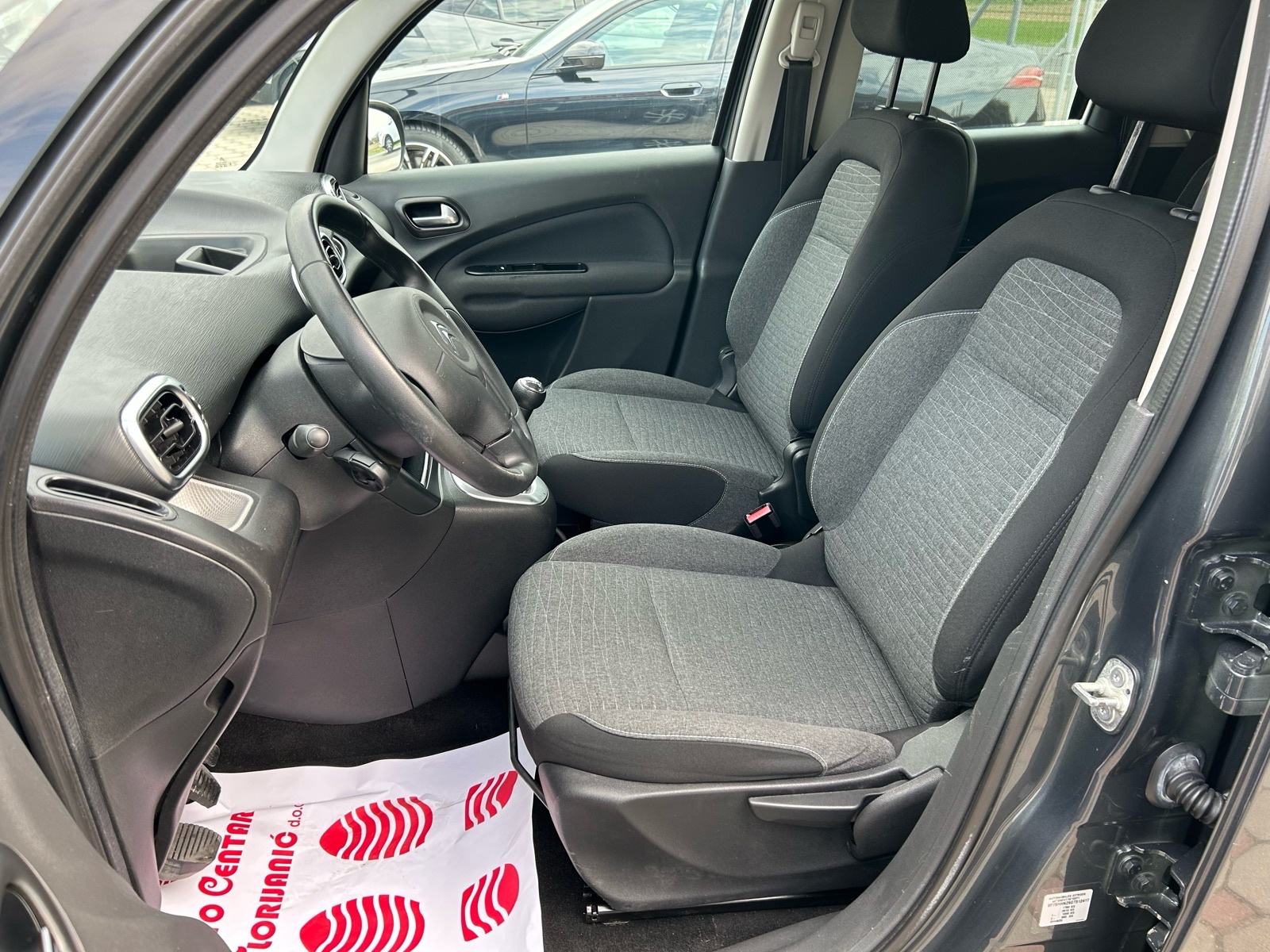 Citroën C3 Picasso 1,2 benzin 2016.,SERVISNA, PARK SENZ, LED, KUKA...., fotografija 10