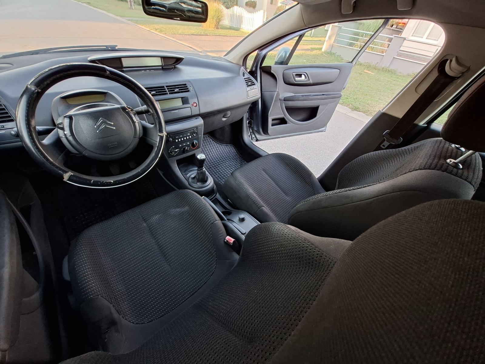 Citroën C4 1 6 hdi. 66 kv 90 ks mala potrosnja, fotografija 6