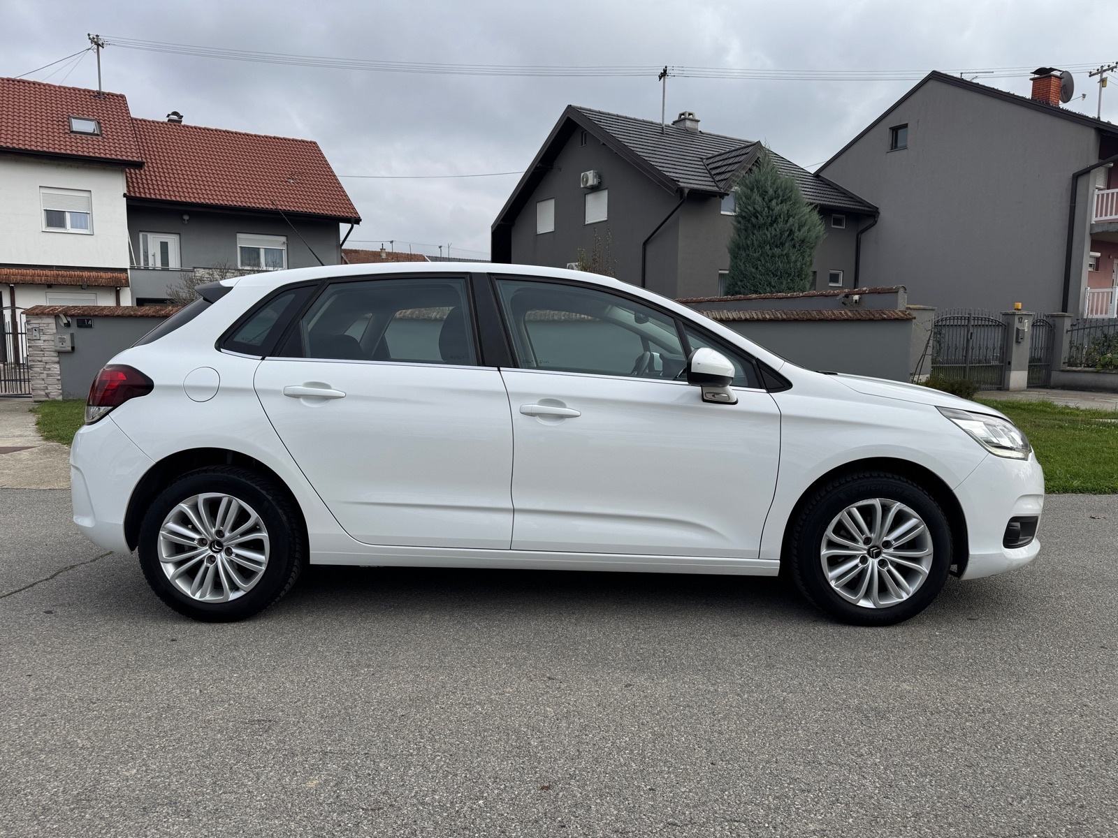 Citroën C4 1,2 Tempomar, Auto Klima, Servisna…, fotografija 8
