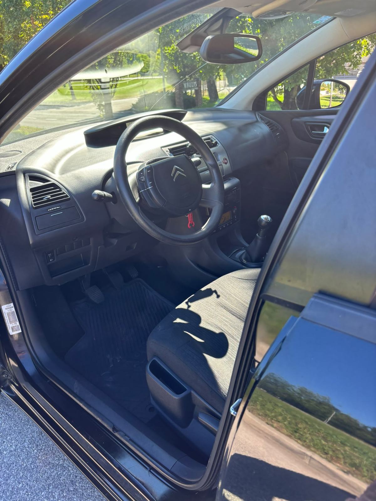 Citroën C4 1,4 i 16V, fotografija 6
