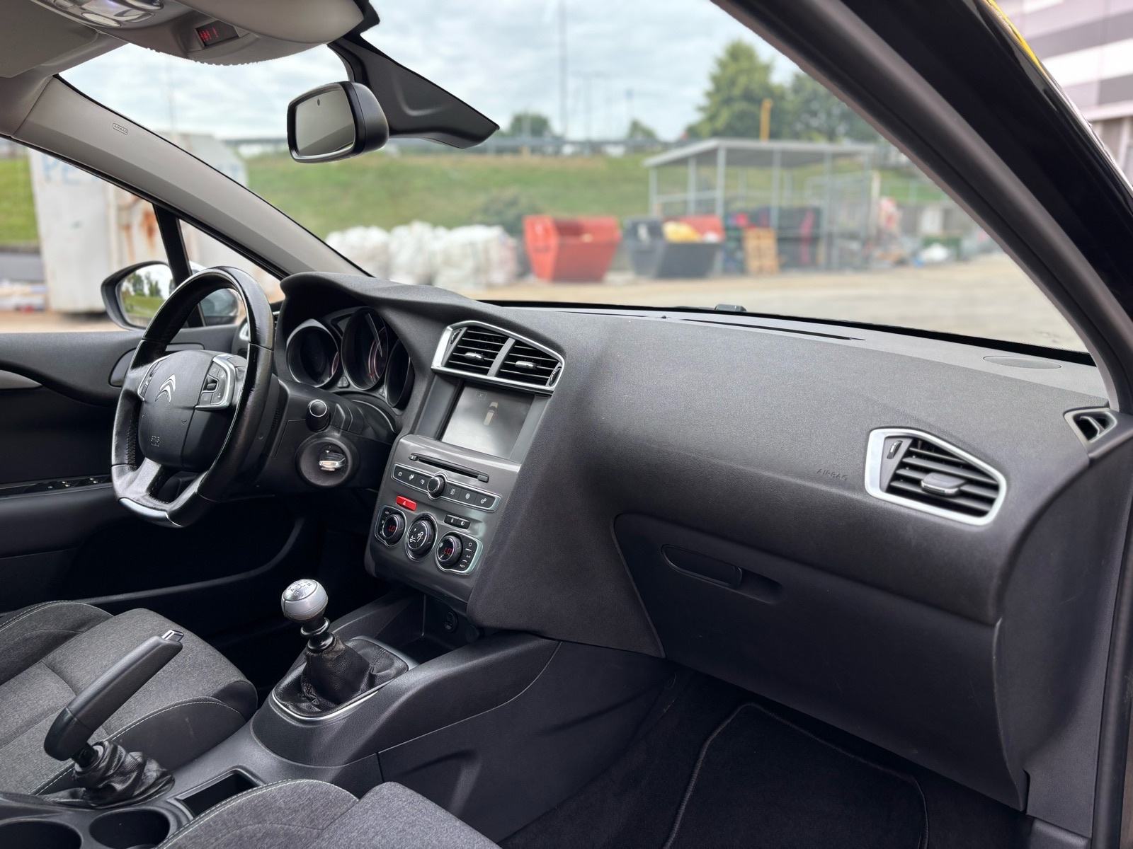 Citroën C4 1,6 BlueHDi 2016.godina SHINE PAKET OPREME!, fotografija 10