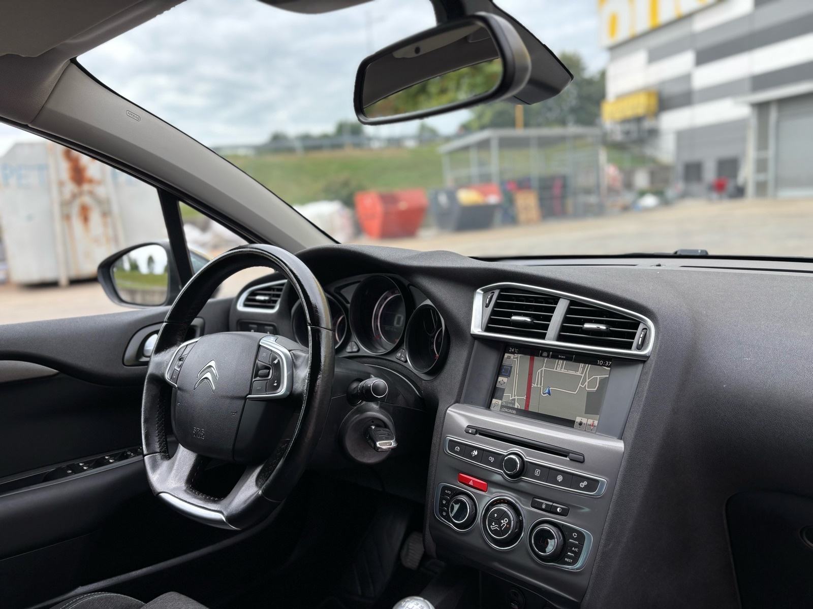 Citroën C4 1,6 BlueHDi 2016.godina SHINE PAKET OPREME!, fotografija 11
