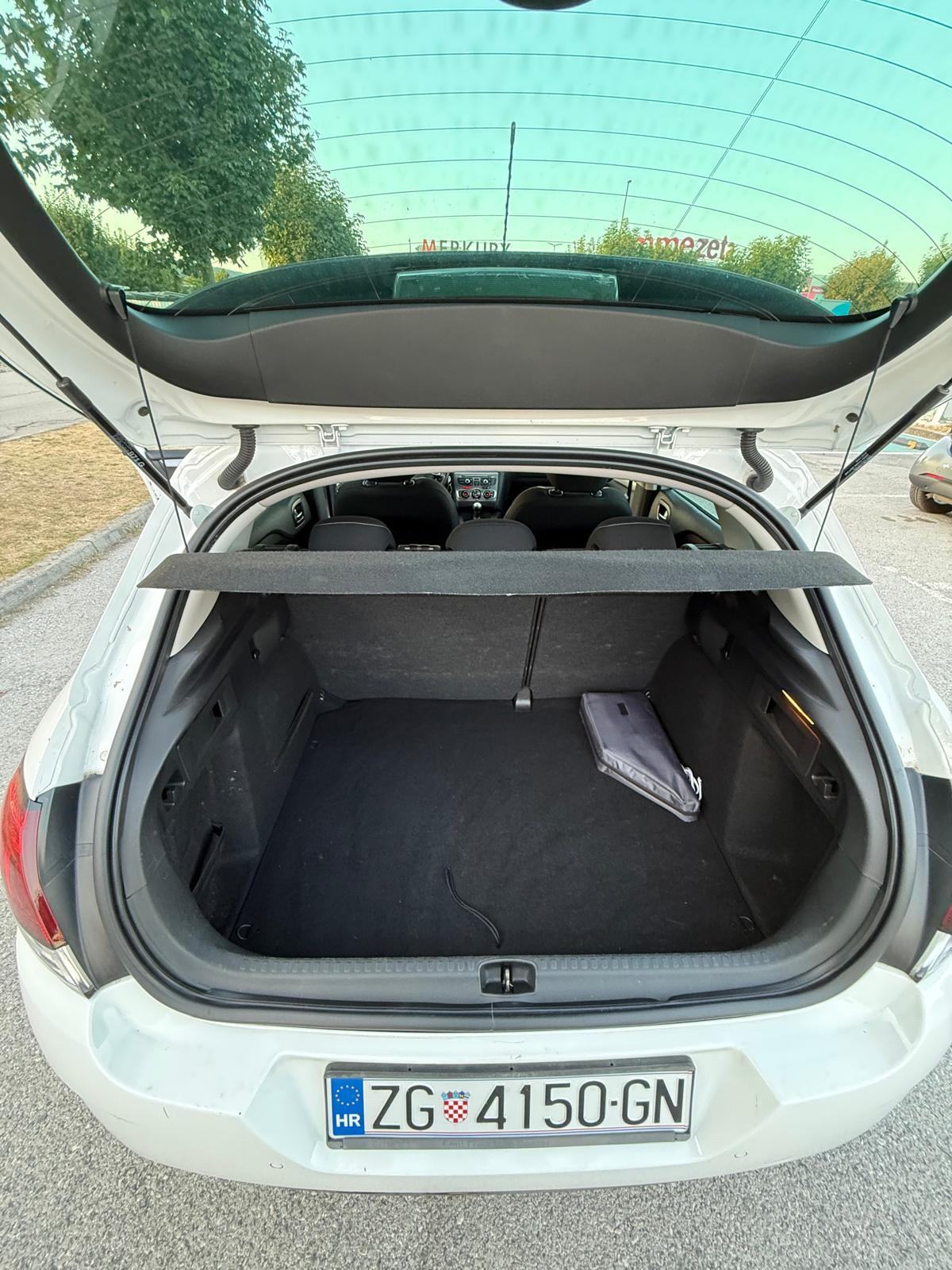 Citroën C4 1,6 BlueHDi PRVI VLASNIK, Kupljen u RH, VRHUNSKI, fotografija 13