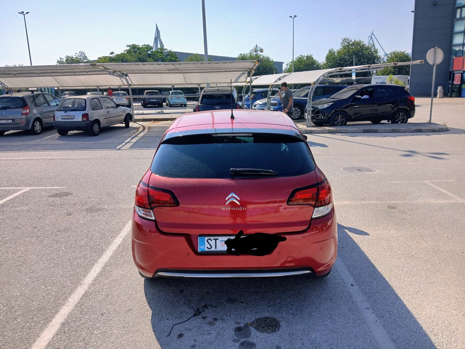 Citroën C4 1,6 BlueHDi 1. VLASNIK reg. god. dana, ovlašteni servis, fotografija 7