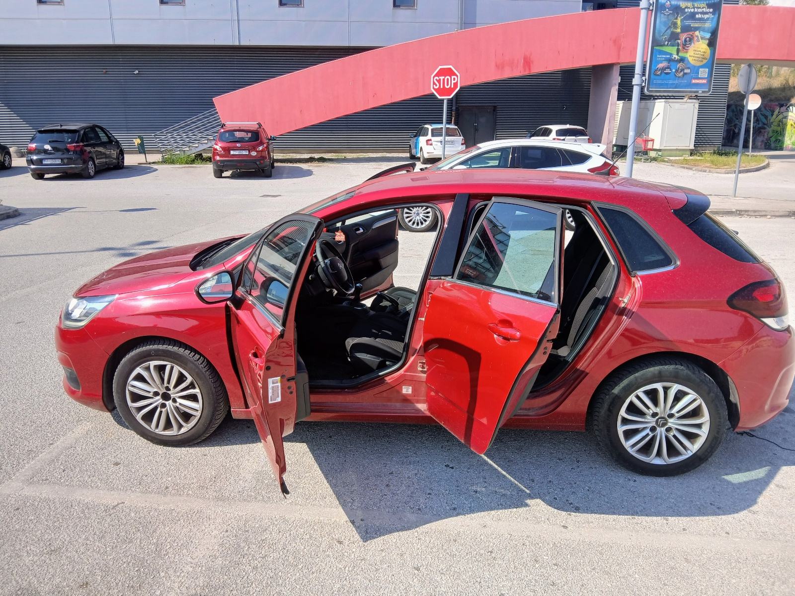 Citroën C4 1,6 BlueHDi 1. VLASNIK reg. god. dana, ovlašteni servis, fotografija 8