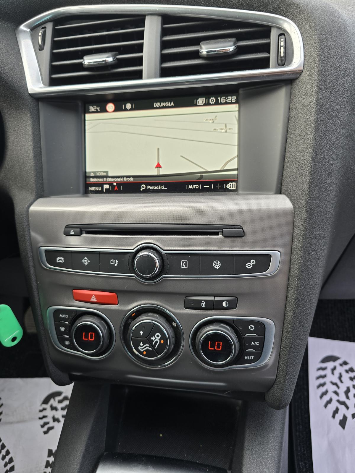 Citroën C4 1,6 HDi-2019god.od-NAVIGACIJA-xenon,climatronic,alu,KARTICE, fotografija 15