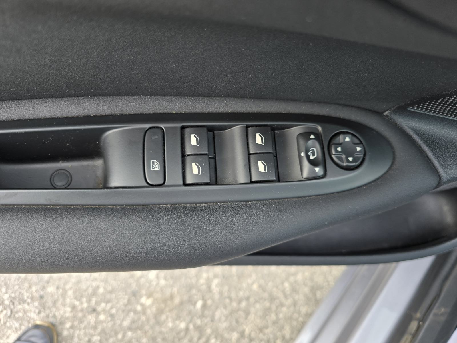 Citroën C4 1,6 HDi-2019god.od-NAVIGACIJA-xenon,climatronic,alu,KARTICE, fotografija 19