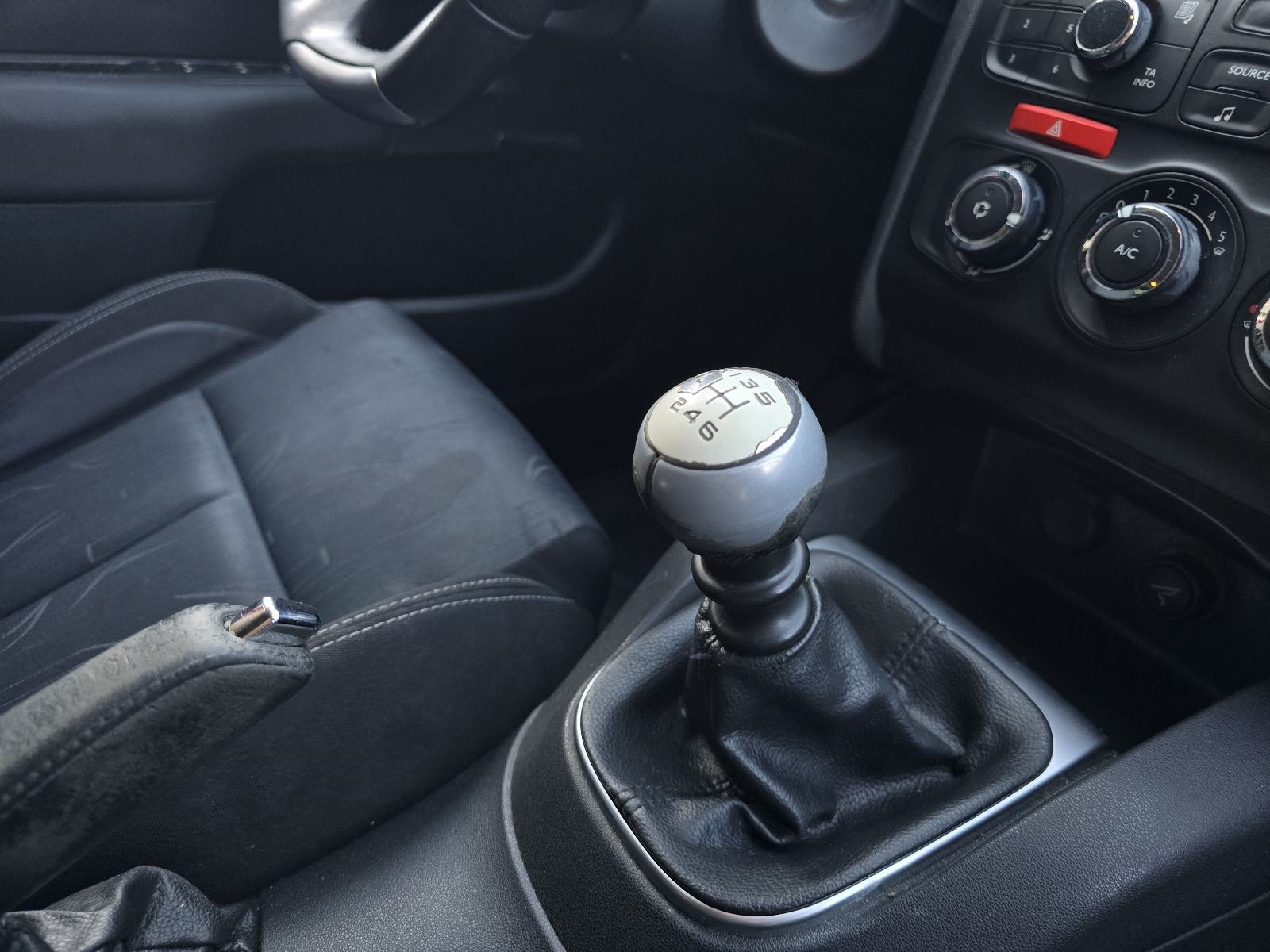 Citroën C4 1,6 HDi / HR VOZILO / KLIMA / NOV.GUME /, fotografija 18