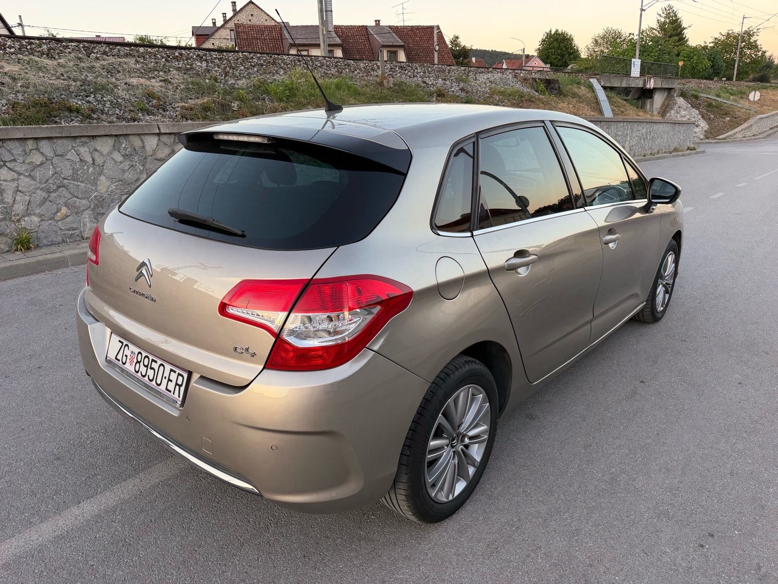 Citroën C4 1,6 HDi**Medveščak**, fotografija 7