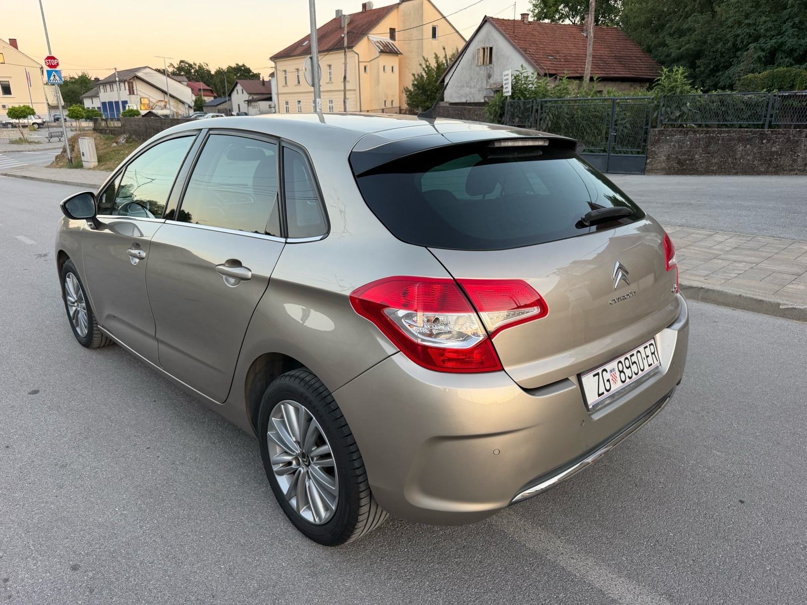 Citroën C4 1,6 HDi**Medveščak**, fotografija 8