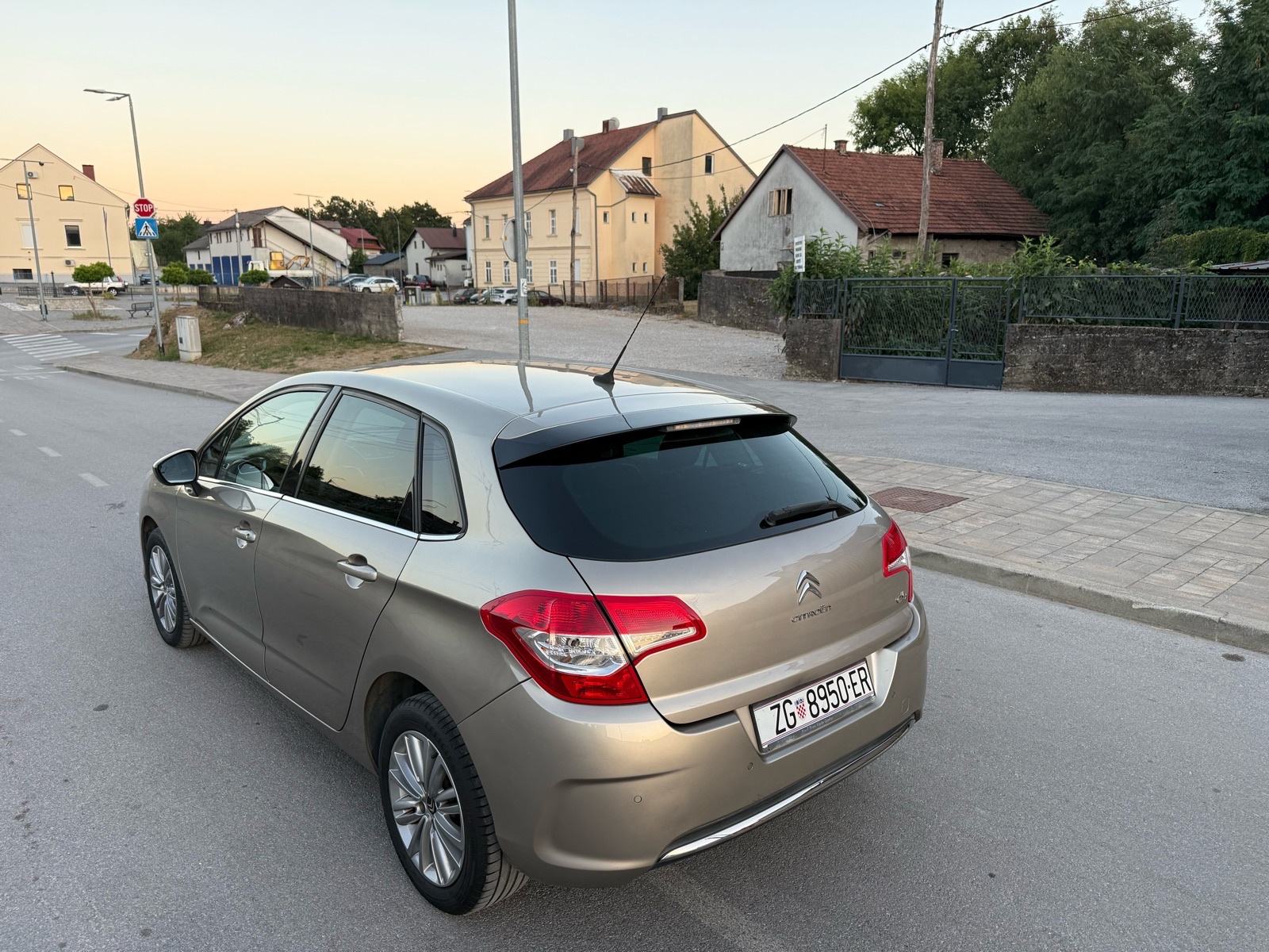 Citroën C4 1,6 HDi**Medveščak**, fotografija 9
