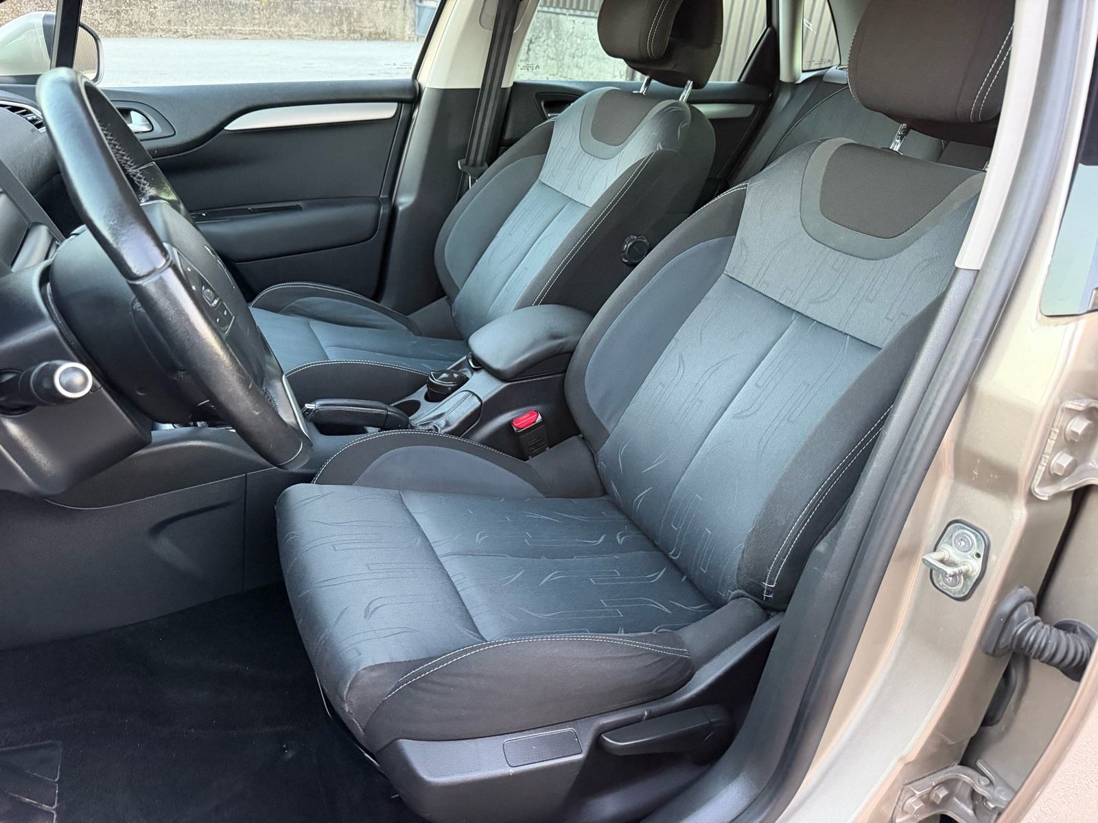 Citroën C4 1,6 HDi**Medveščak**, fotografija 14