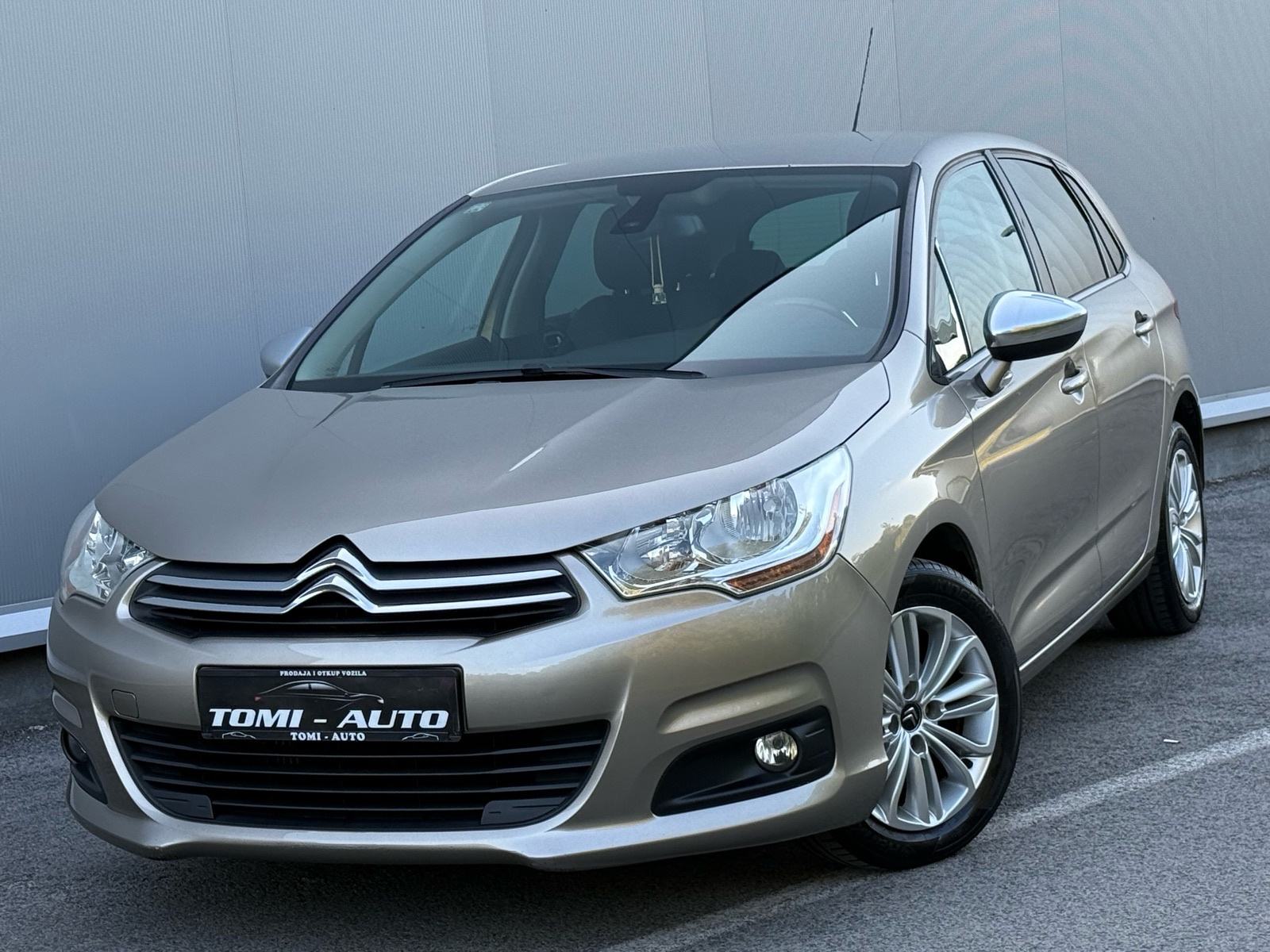 Citroën C4 1,6 HDi-REGA6/27-HR AUTO-PRVI VLASNIK-PARK SENZORI-TEMPOMAT, pogled izvana - slika 2