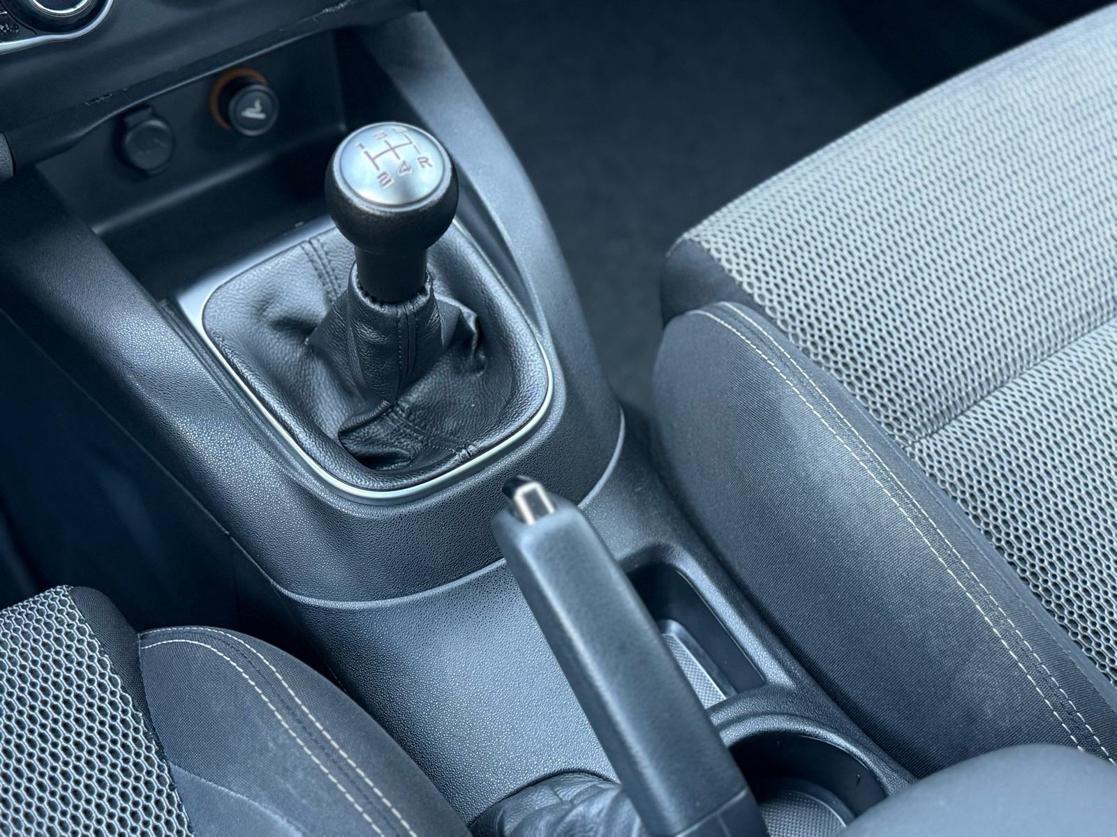 Citroën C4 1,6 HDi-REGA6/27-HR AUTO-PRVI VLASNIK-PARK SENZORI-TEMPOMAT, fotografija 14