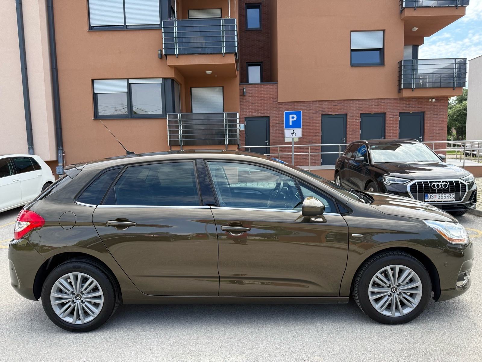 CITROEN C4 1.6 HDI EXCLUSIVE 2011 GOD, NAVIGACIJA , PDC, KOŽA, fotografija 3