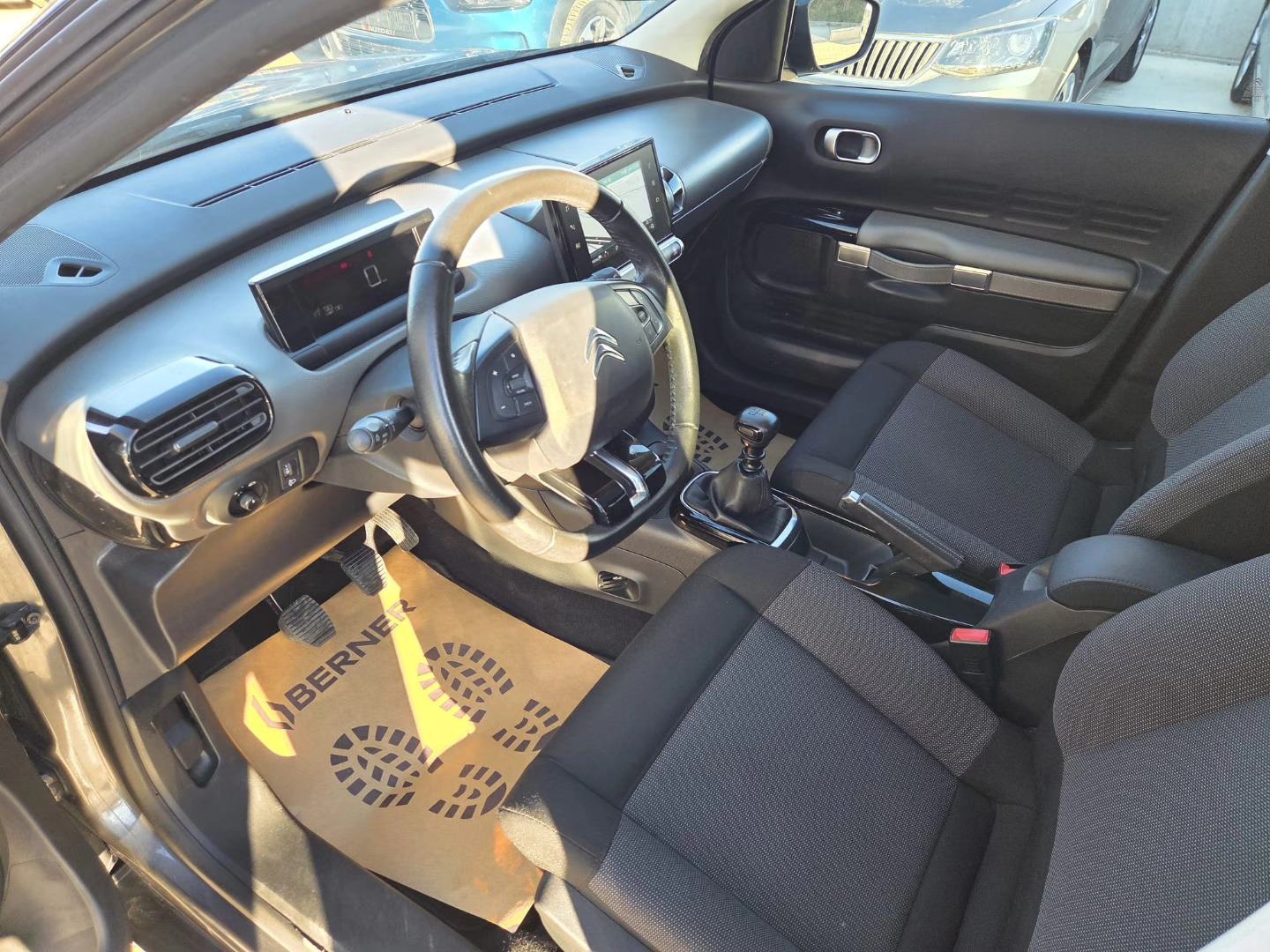 Citroën C4 Cactus 1,2 Feel Business, fotografija 6